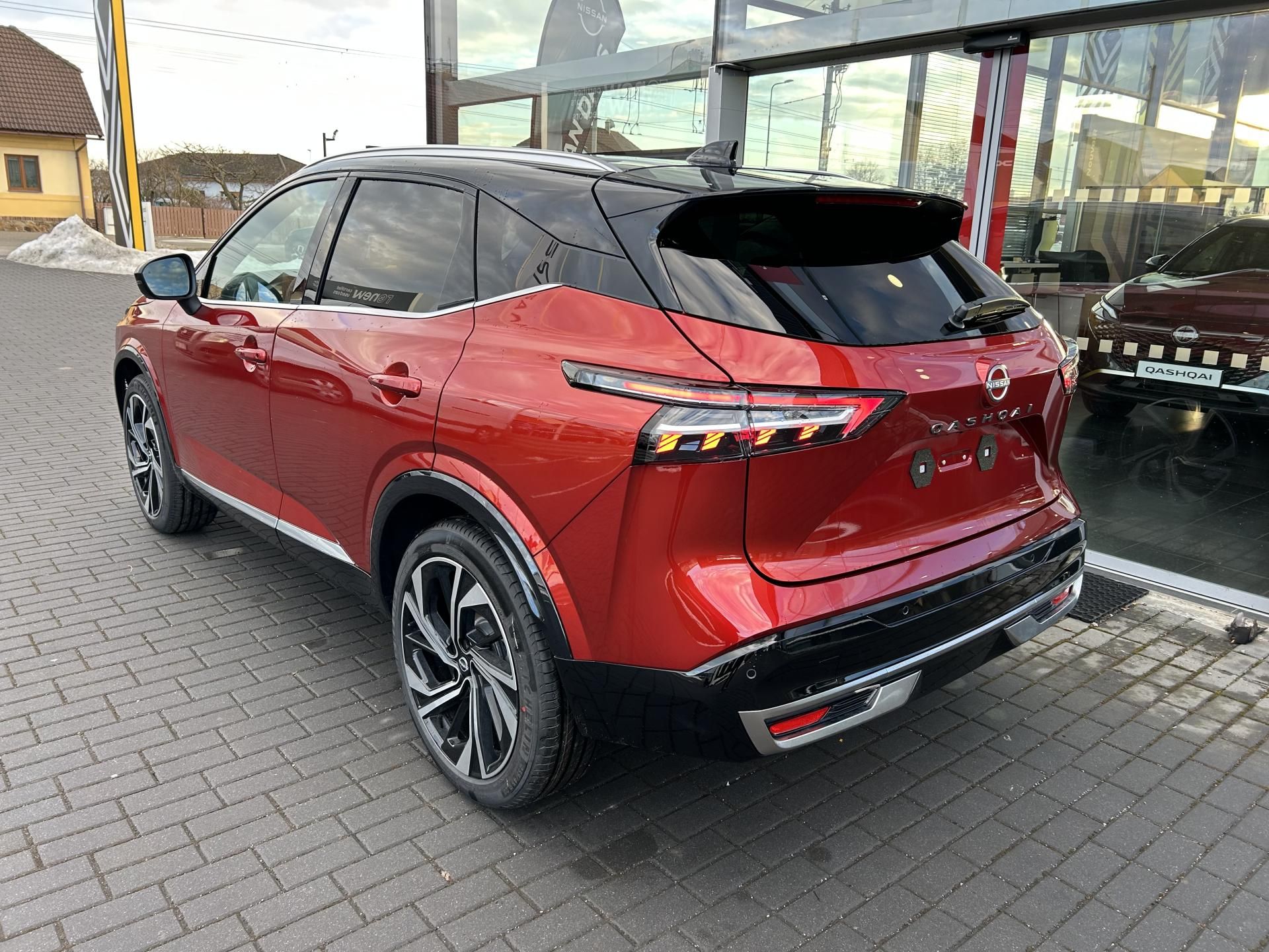 Nissan Qashqai, Tekna Plus 1.3 DIG-T 116kw Aut - fotka 4