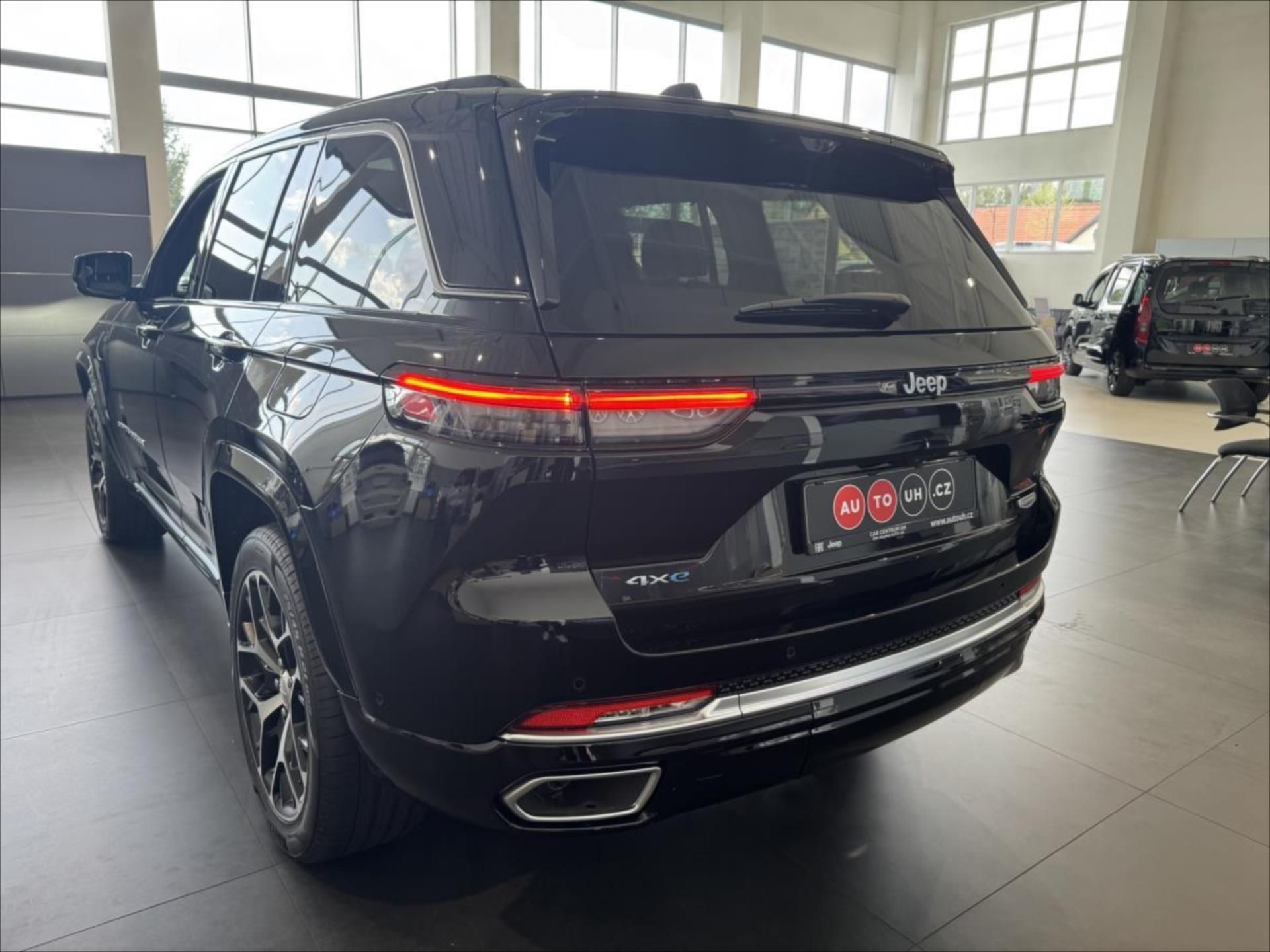 Jeep Grand Cherokee, 2,0 4xe Plug-In 380k 8AT  Summ - fotka 4