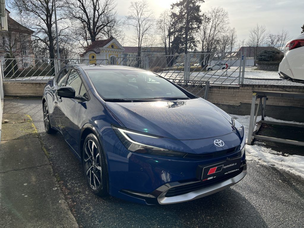 Toyota Prius, 2.0L PHEV Executive - fotka 3