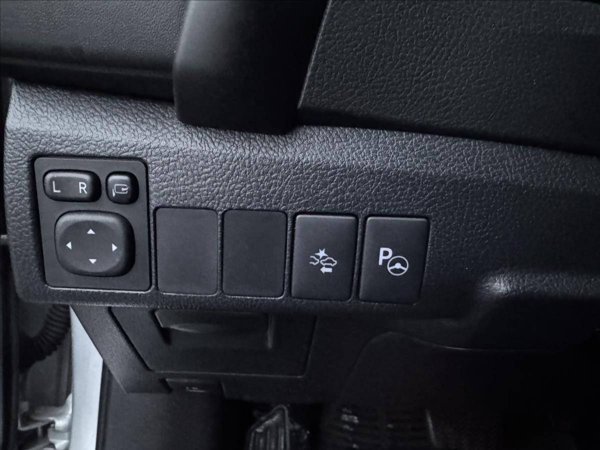 Toyota Auris, 1,8 AT ACTIVE TREND + - fotka 6
