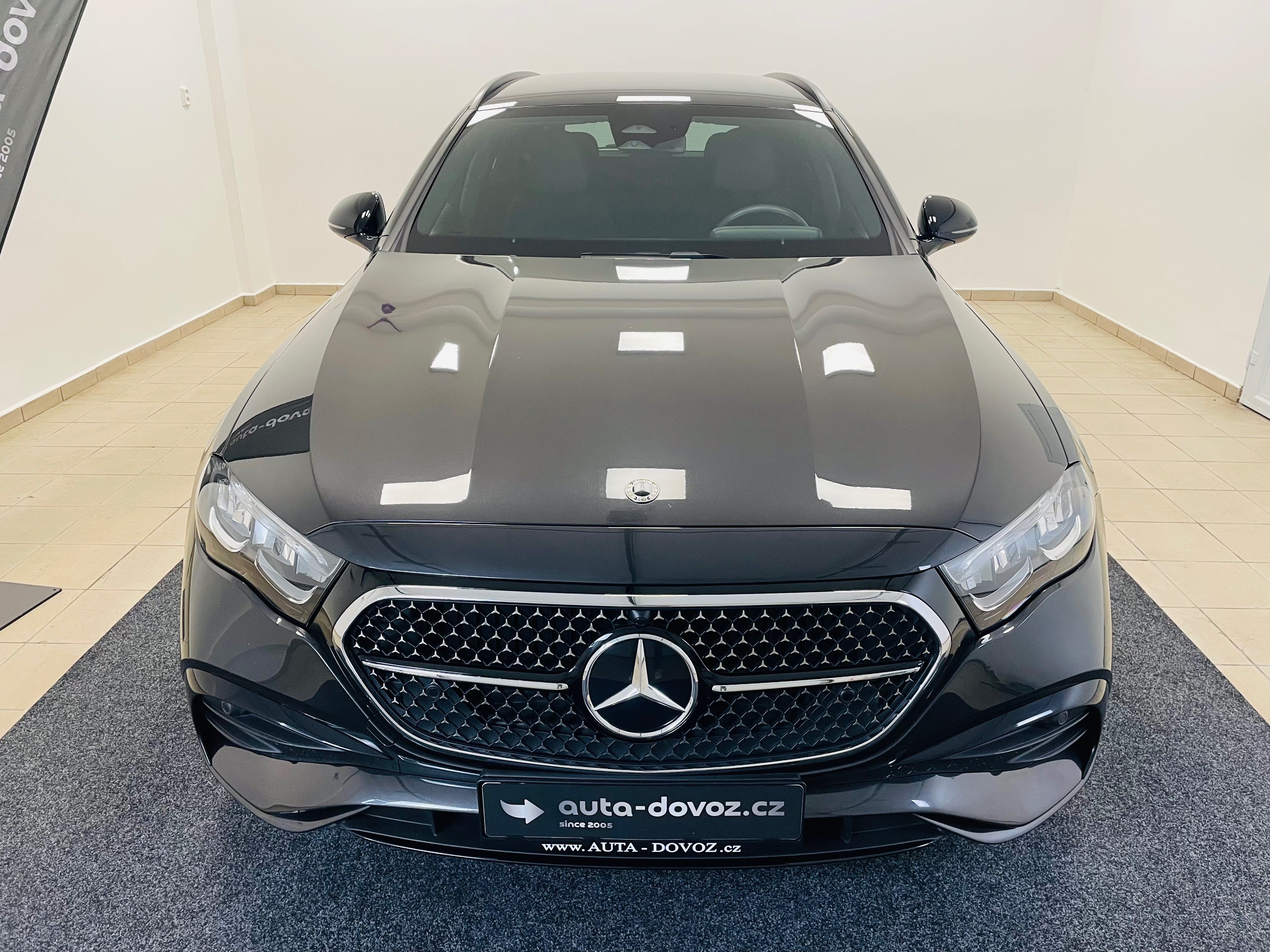 Mercedes-Benz Třídy E, 220d AMG, NIGHT, ZÁRUKA, DPH - fotka 2