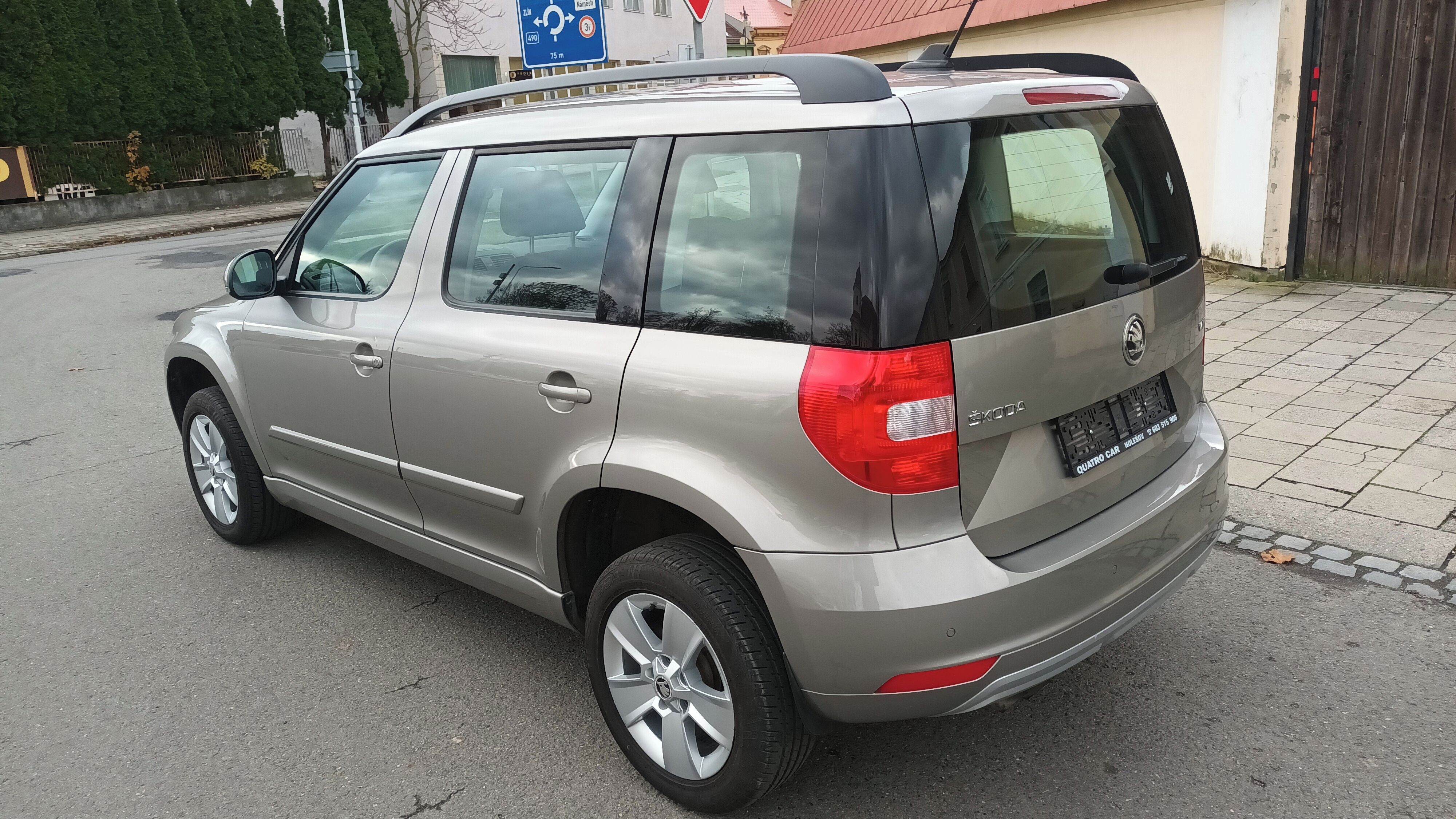 Škoda Yeti, 1,4TSI 90kW DSG AMBIENTE - fotka 5