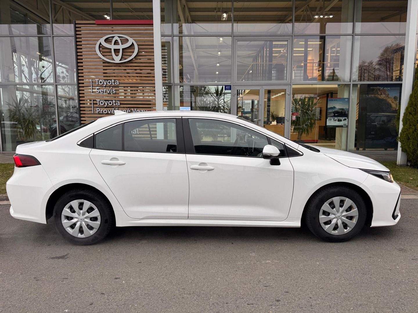 Toyota Corolla, 1.8 Active - fotka 2