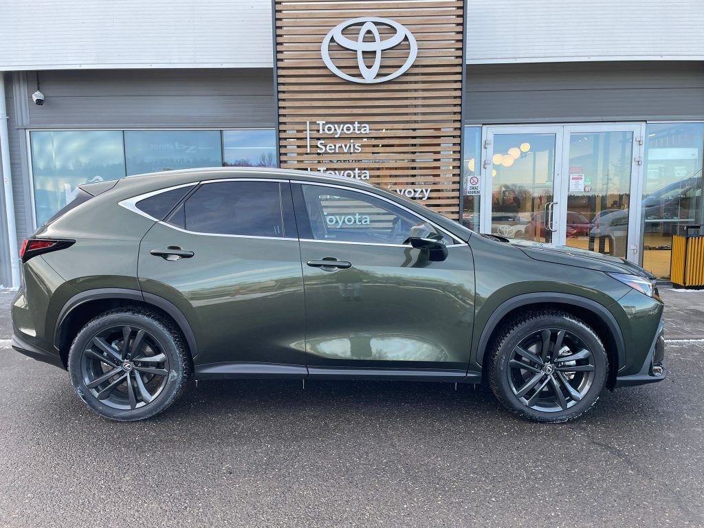 Lexus NX 350h - fotka 4