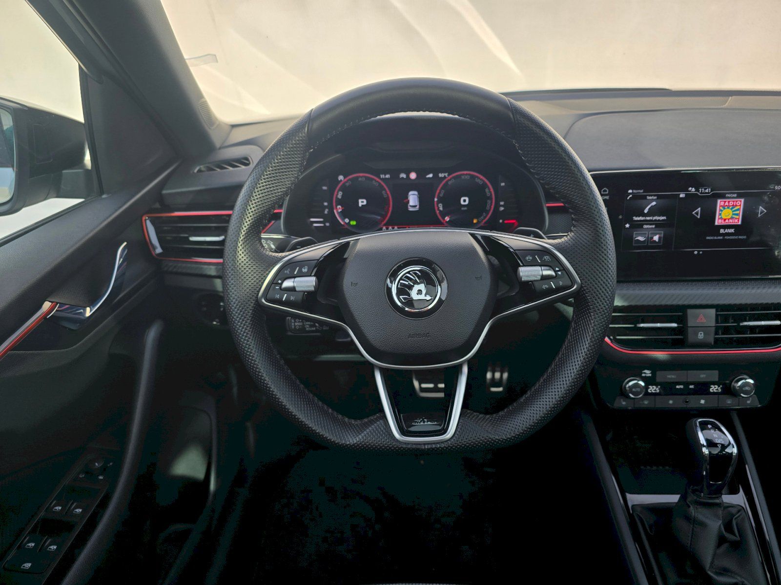 Škoda Kamiq, 1,0TSI 85KW DSG MONTE CARLO - fotka 6