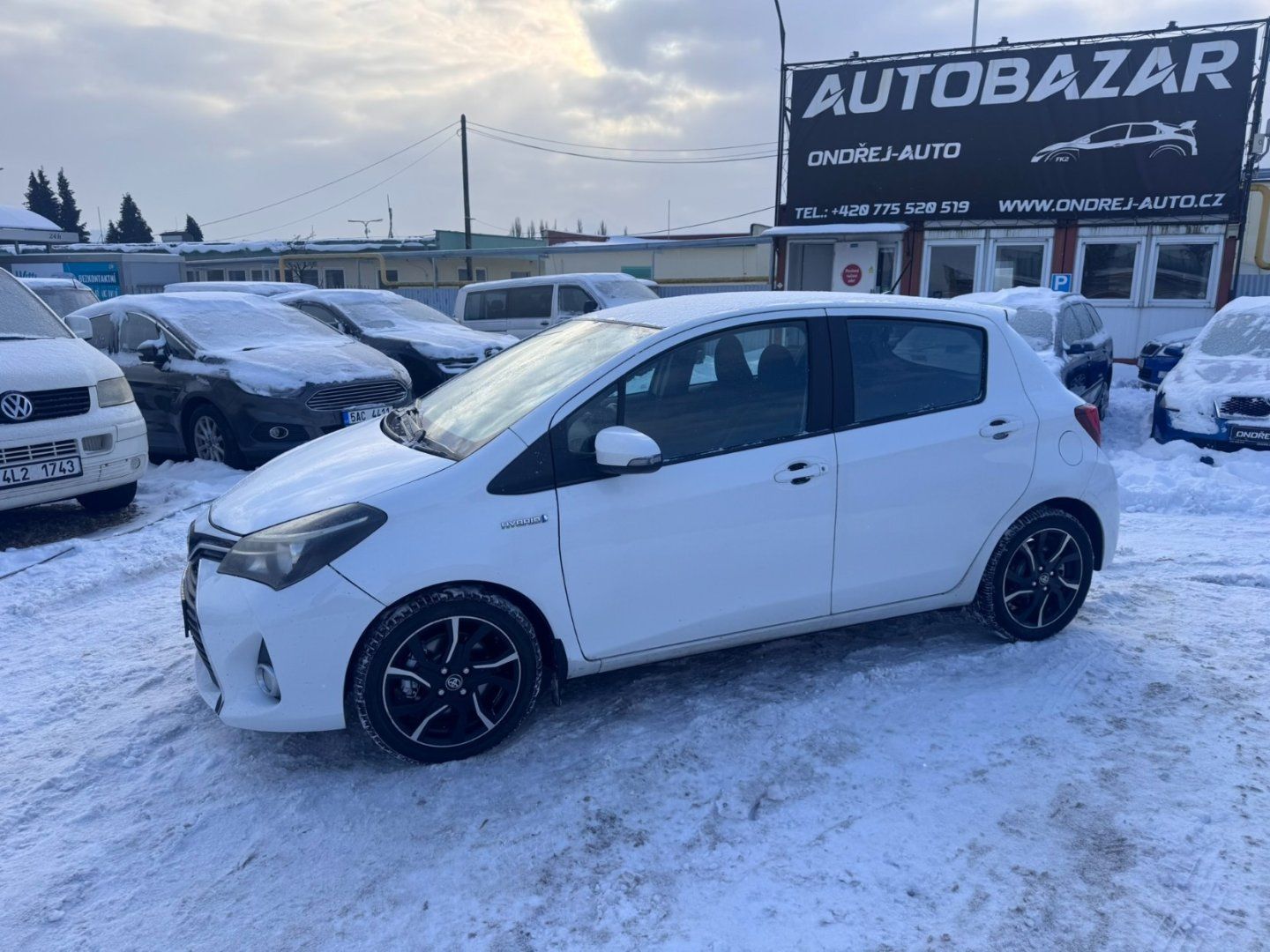 Toyota Yaris, HYBRID 1,5 54 KW STK AUTOMAT - fotka 2