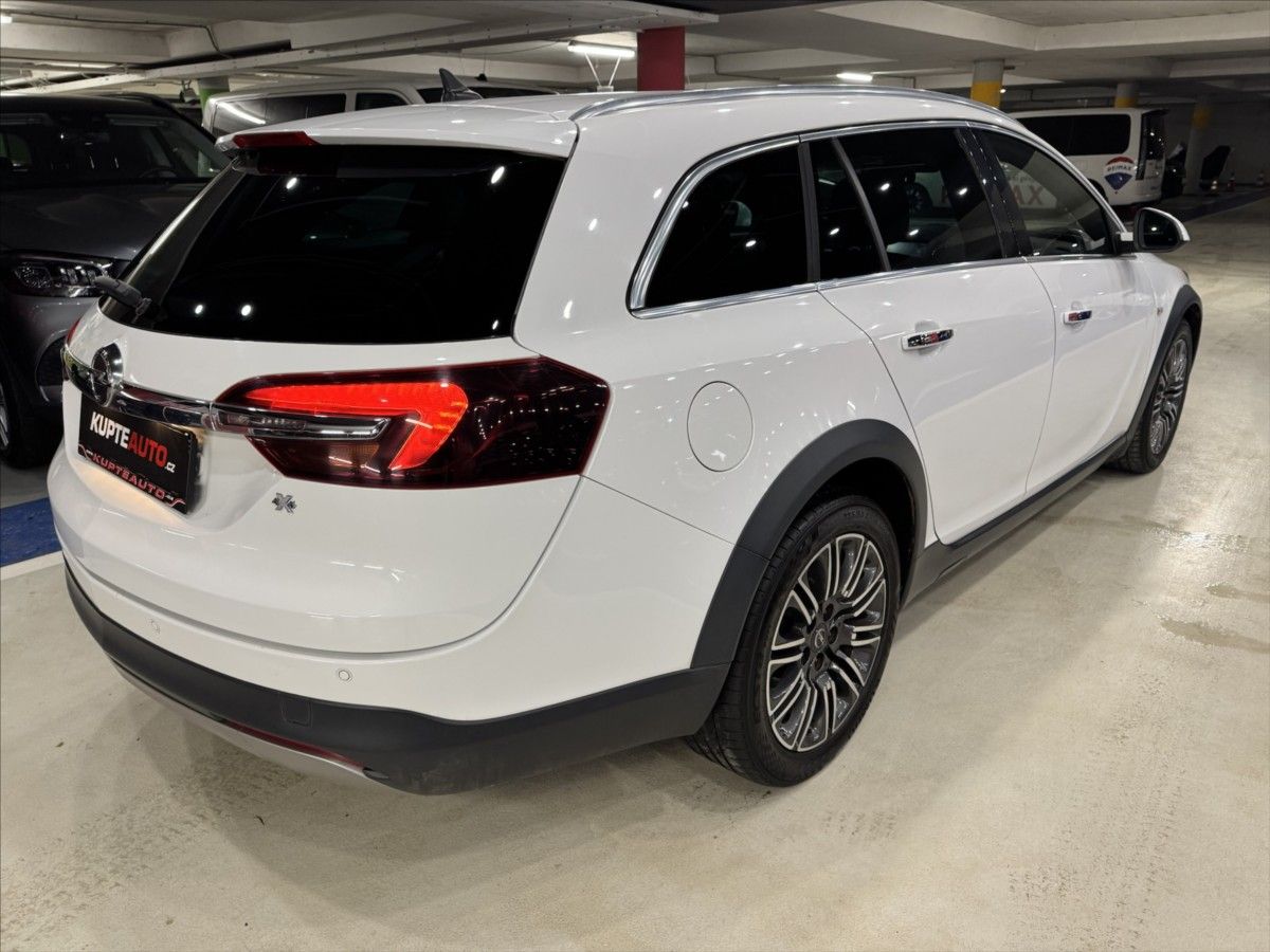 Opel Insignia, 2,0 CDI  CountryTourer - fotka 6