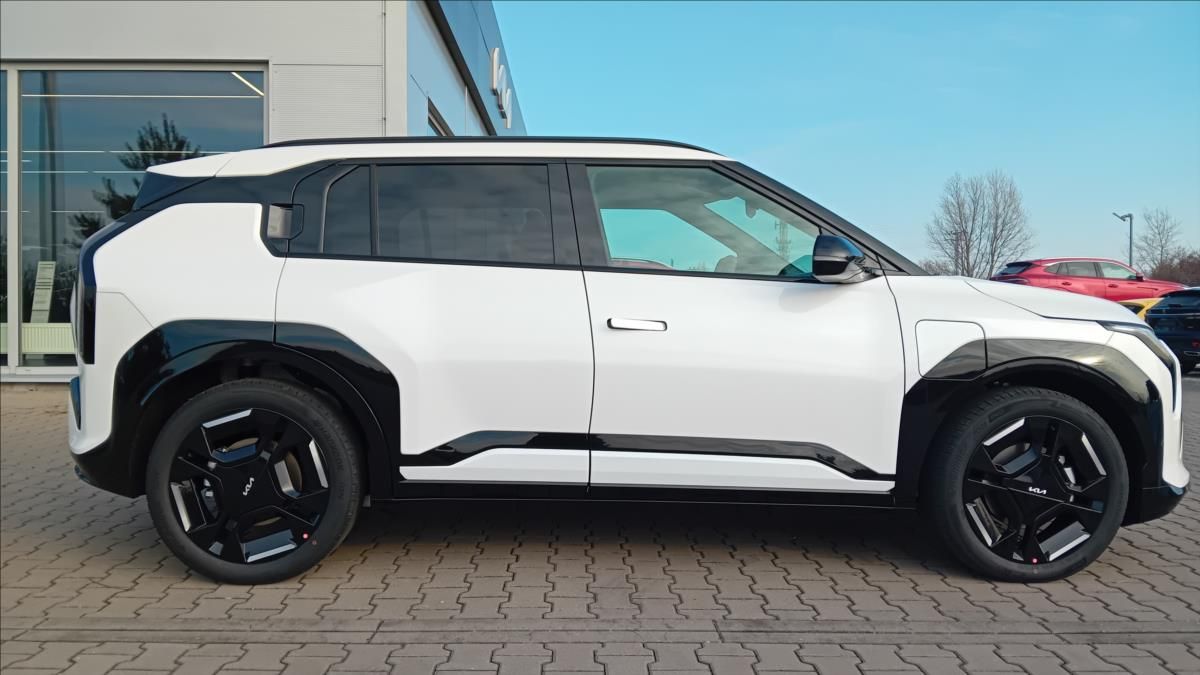 Kia EV3, AC el. 4x2 GT-LINE 150 - fotka 4