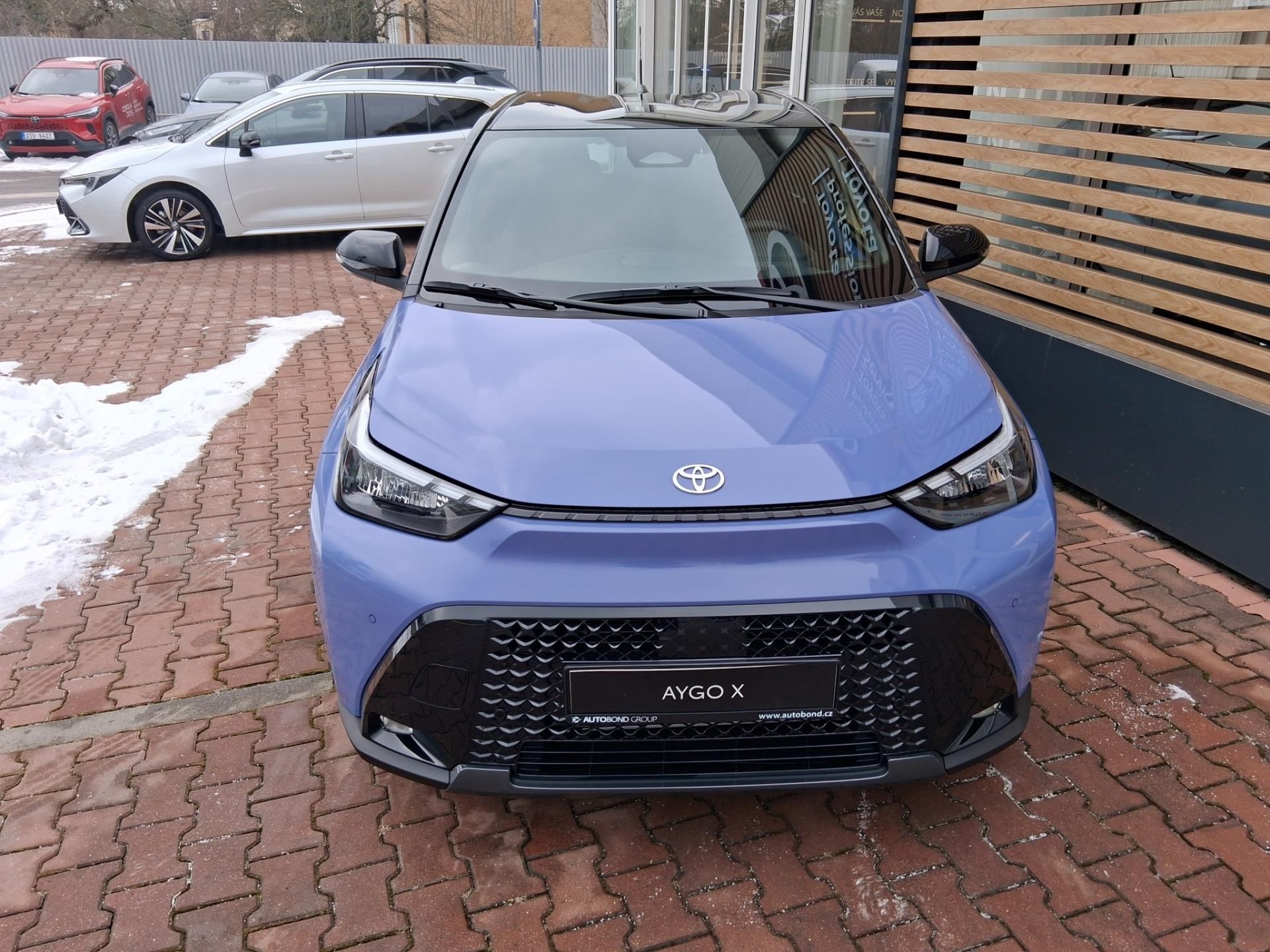 Toyota Aygo, 1,5 HEV EXECUTIVE - fotka 2