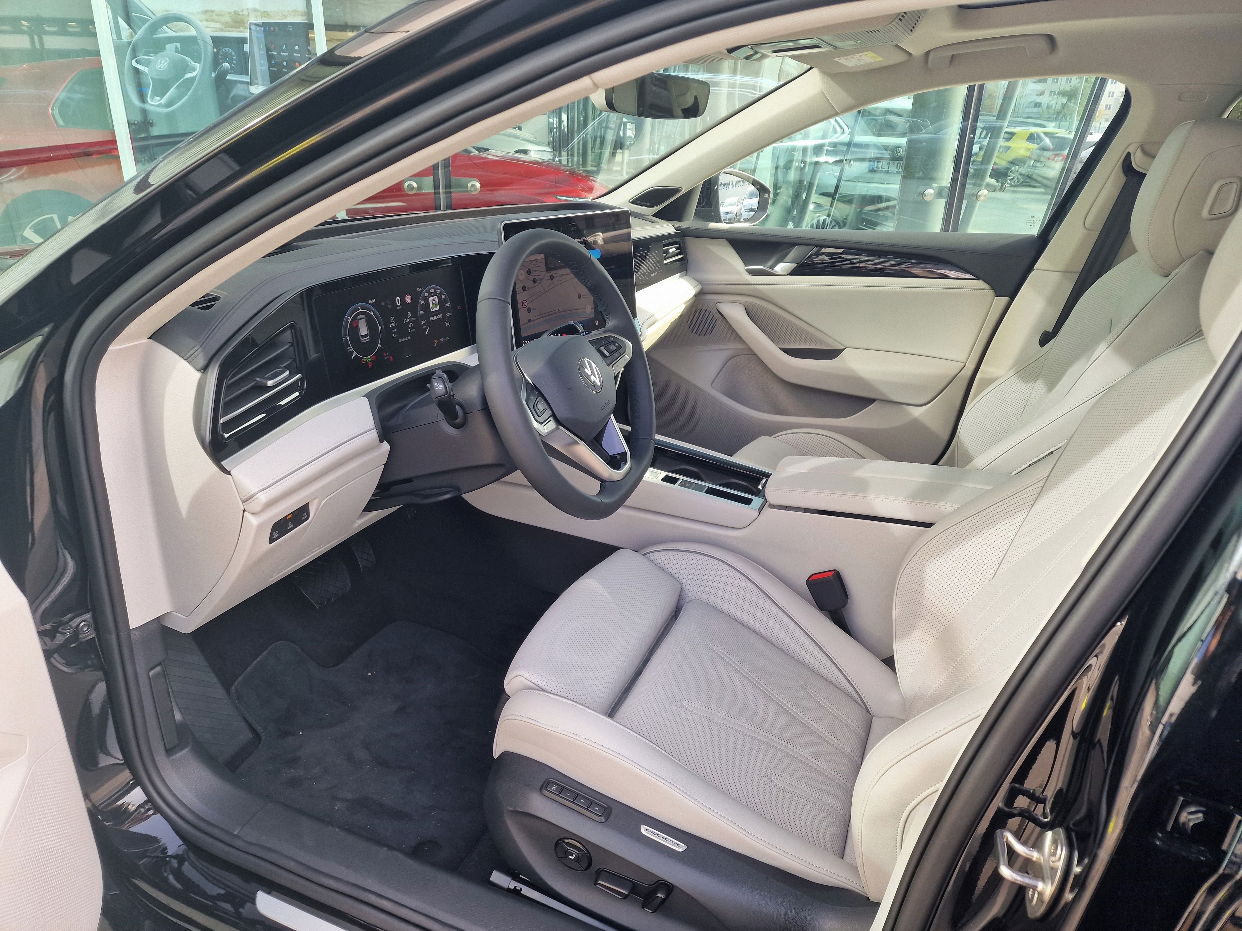 Volkswagen Passat, 2.0 TDI 4Motion 7DSG Elengace - fotka 6