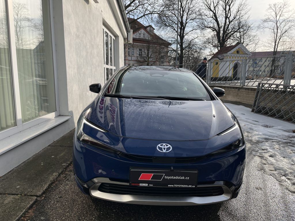 Toyota Prius, 2.0L PHEV Executive - fotka 2