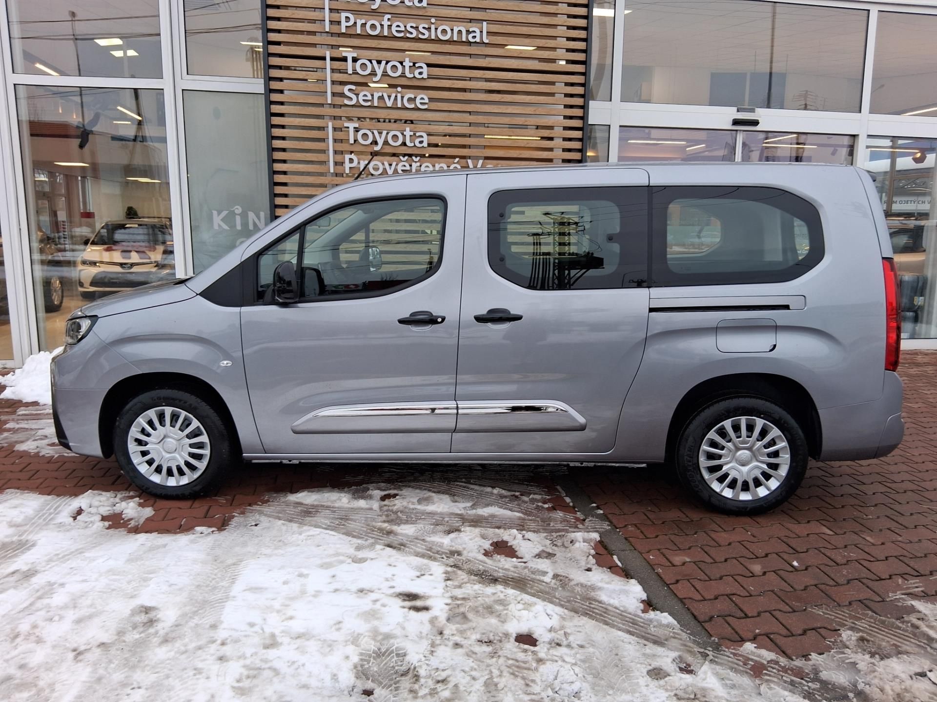 Toyota Proace City Verso, 1,5 D 8AT 130K BUSINESS - fotka 6