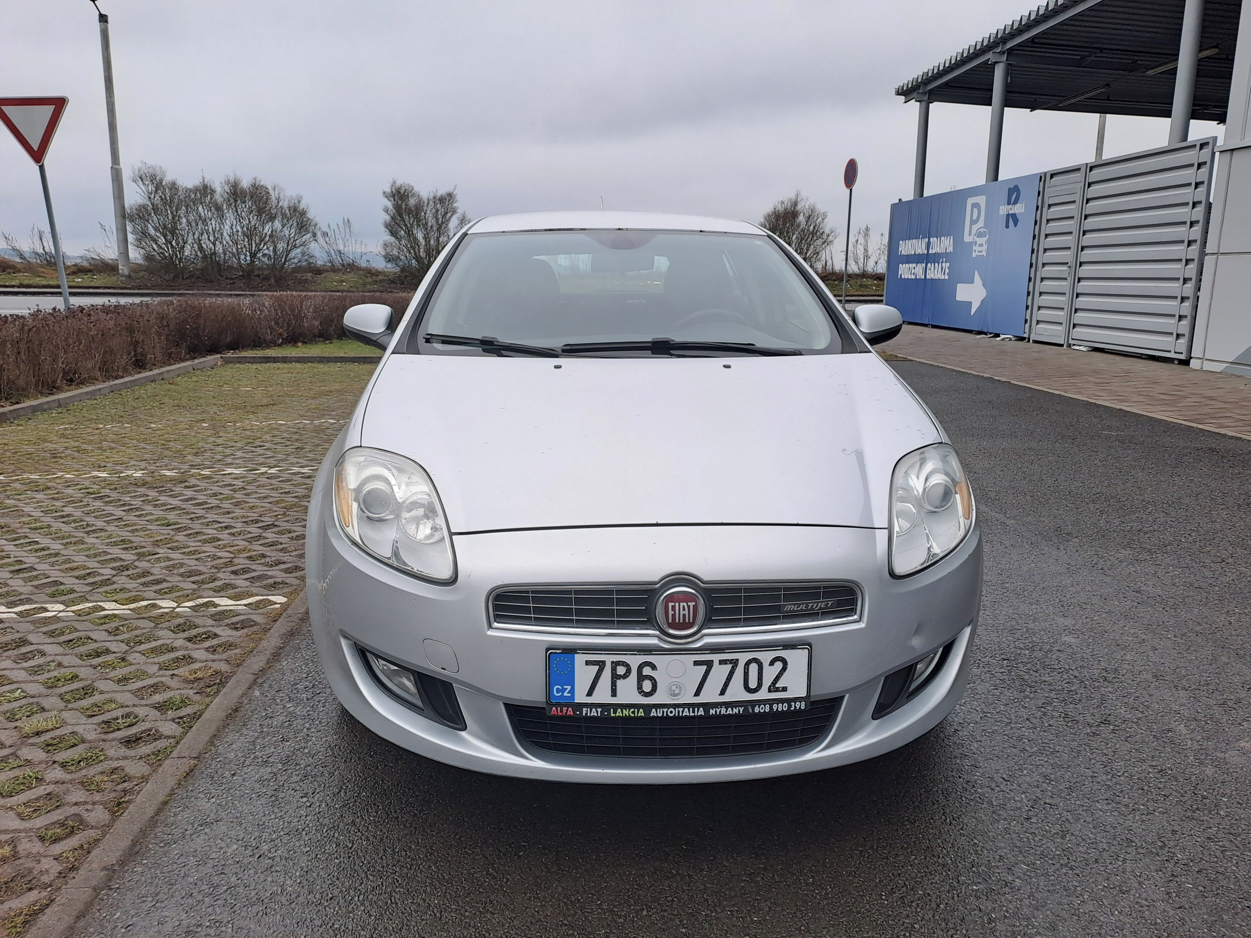 Fiat Bravo, 1.9JTD 88KW ZACHOVALÉ,PĚKNÉ - fotka 2