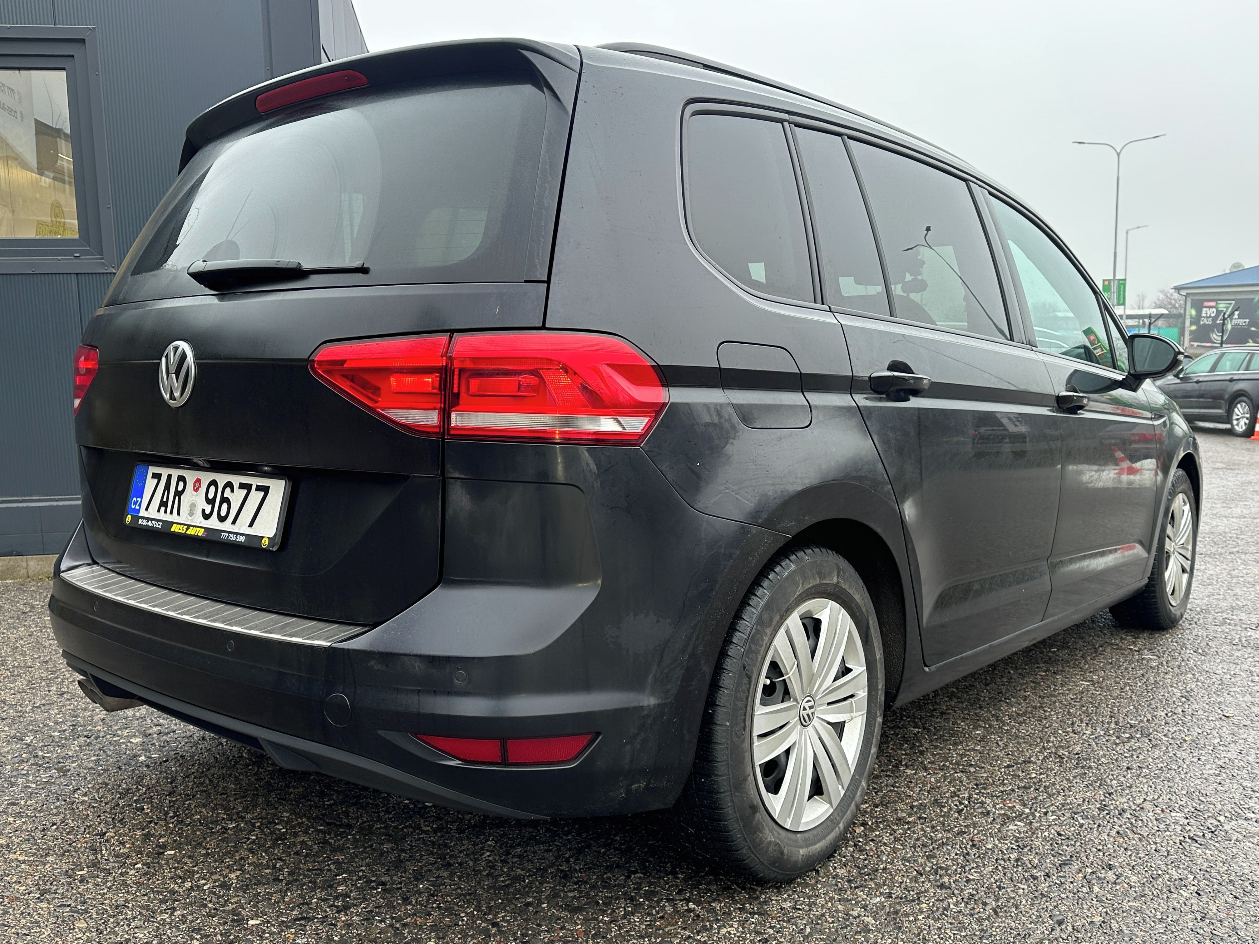 Volkswagen Touran, Volkswagen Touran 2016 - fotka 6