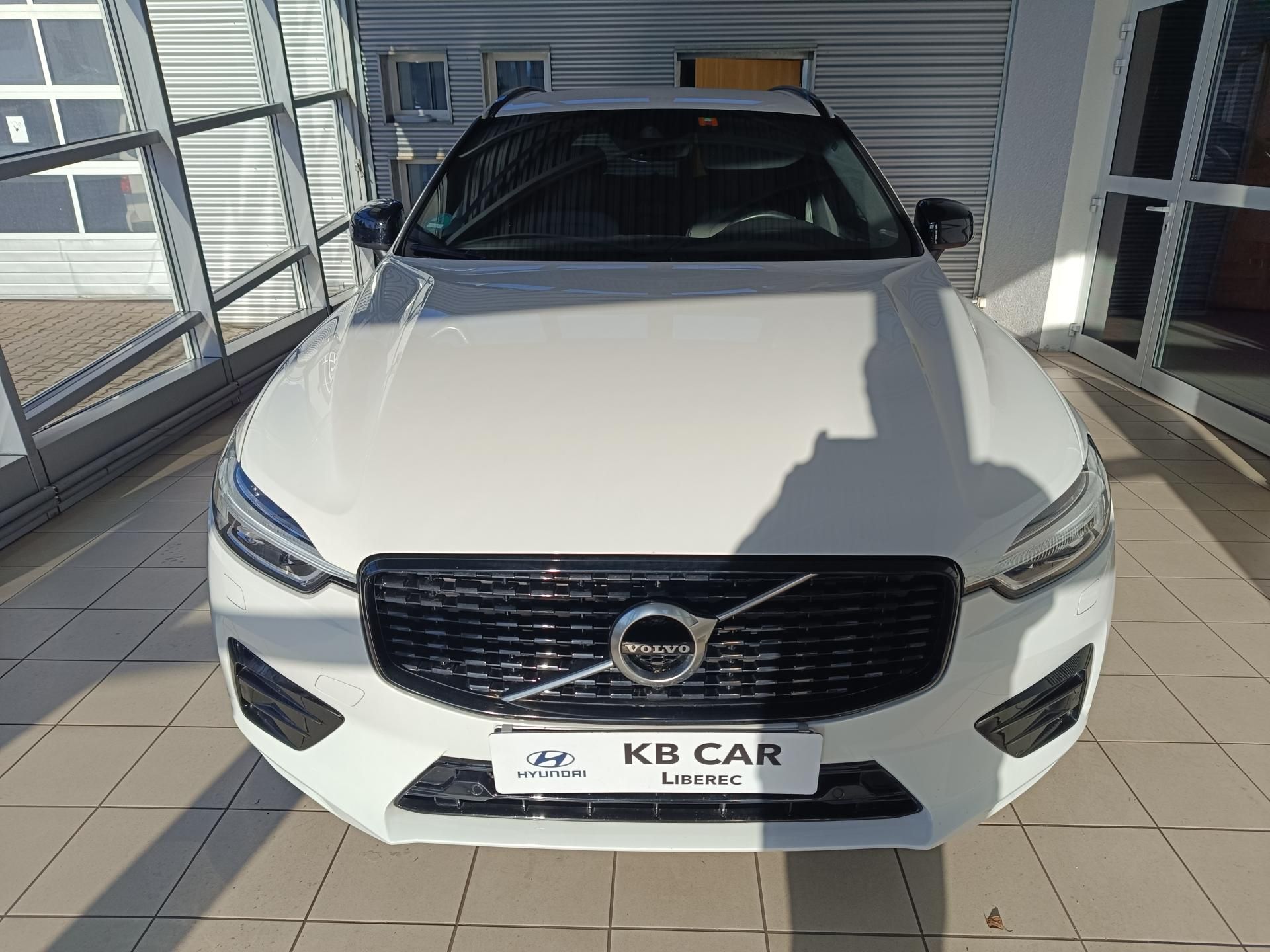 Volvo XC60, 2.0 B5 AWD 173kW R-Design AT - fotka 6