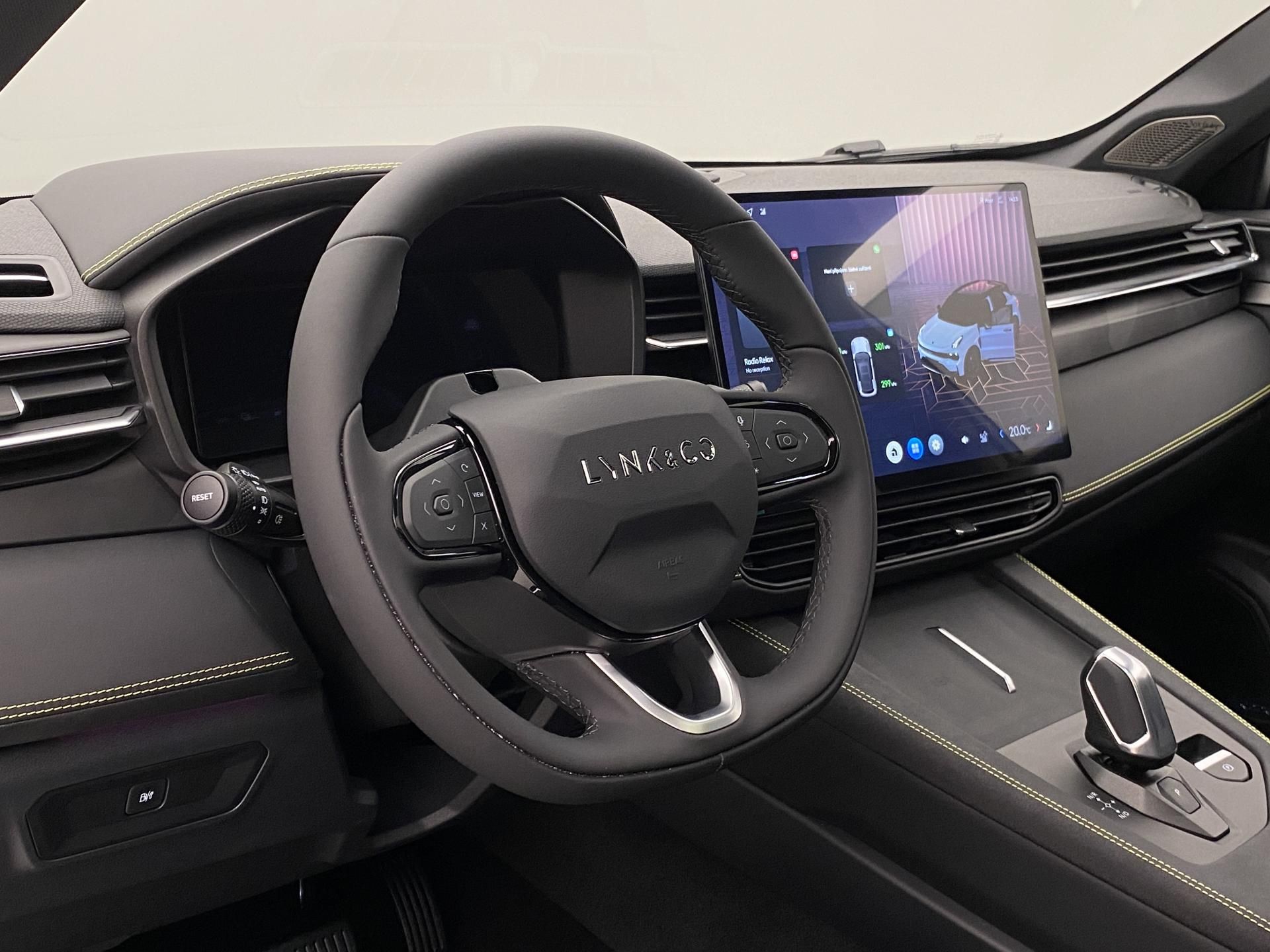 Lynk & Co 01, MORE PHEV - fotka 4