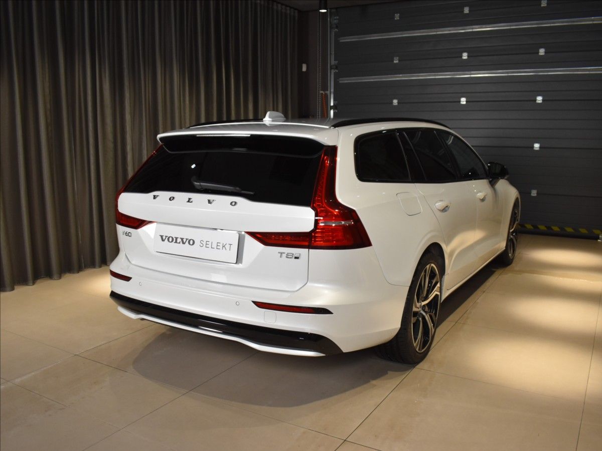 Volvo V60, T8 AWD PLUS BLIS,Bezklíč - fotka 5