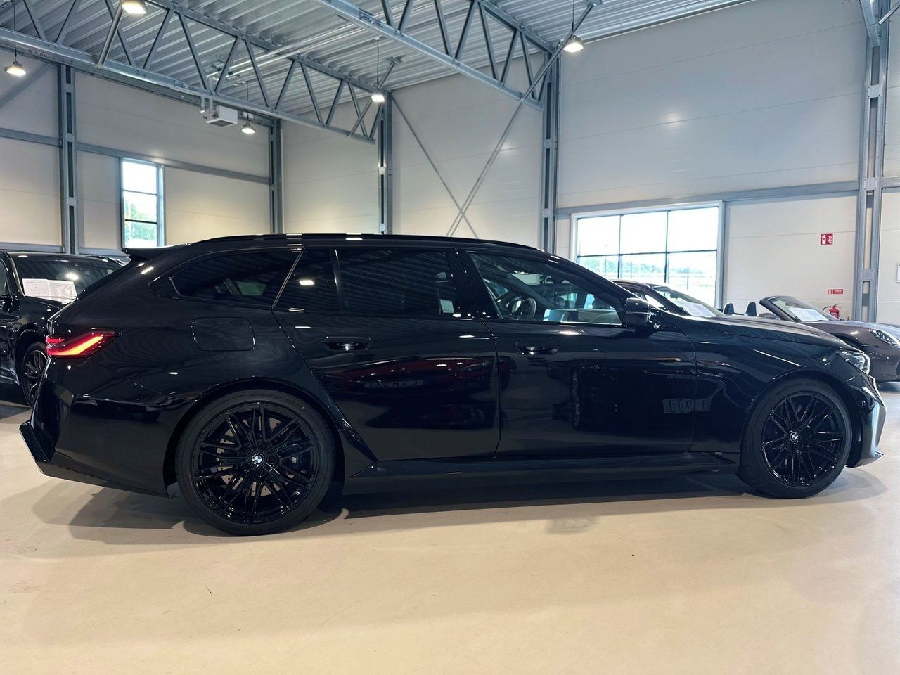BMW M5, Ultimate Paket B&W Taž - fotka 3