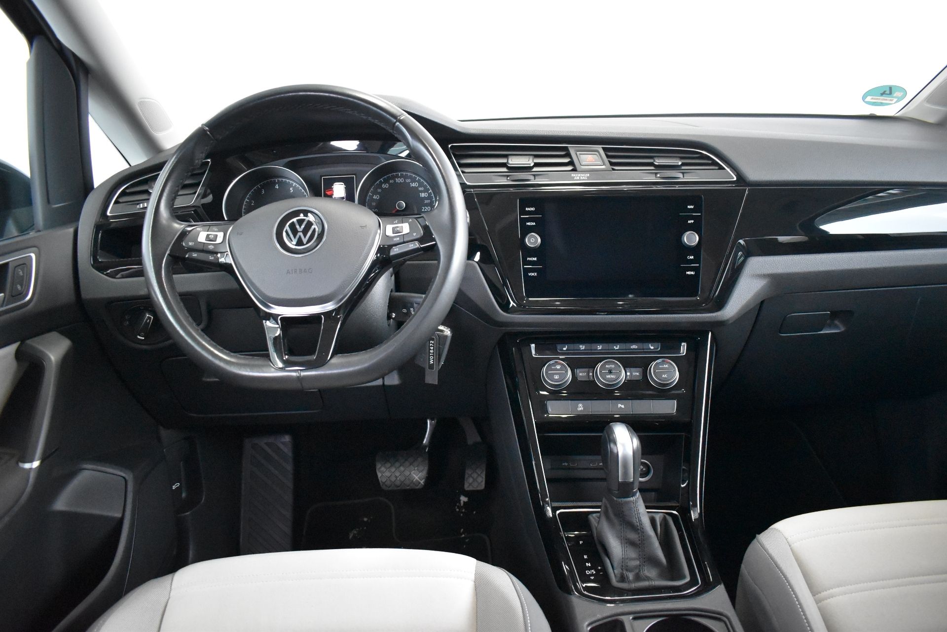 Volkswagen Touran, 1.5TSI 110kW DSG, LED, 7 míst - fotka 5
