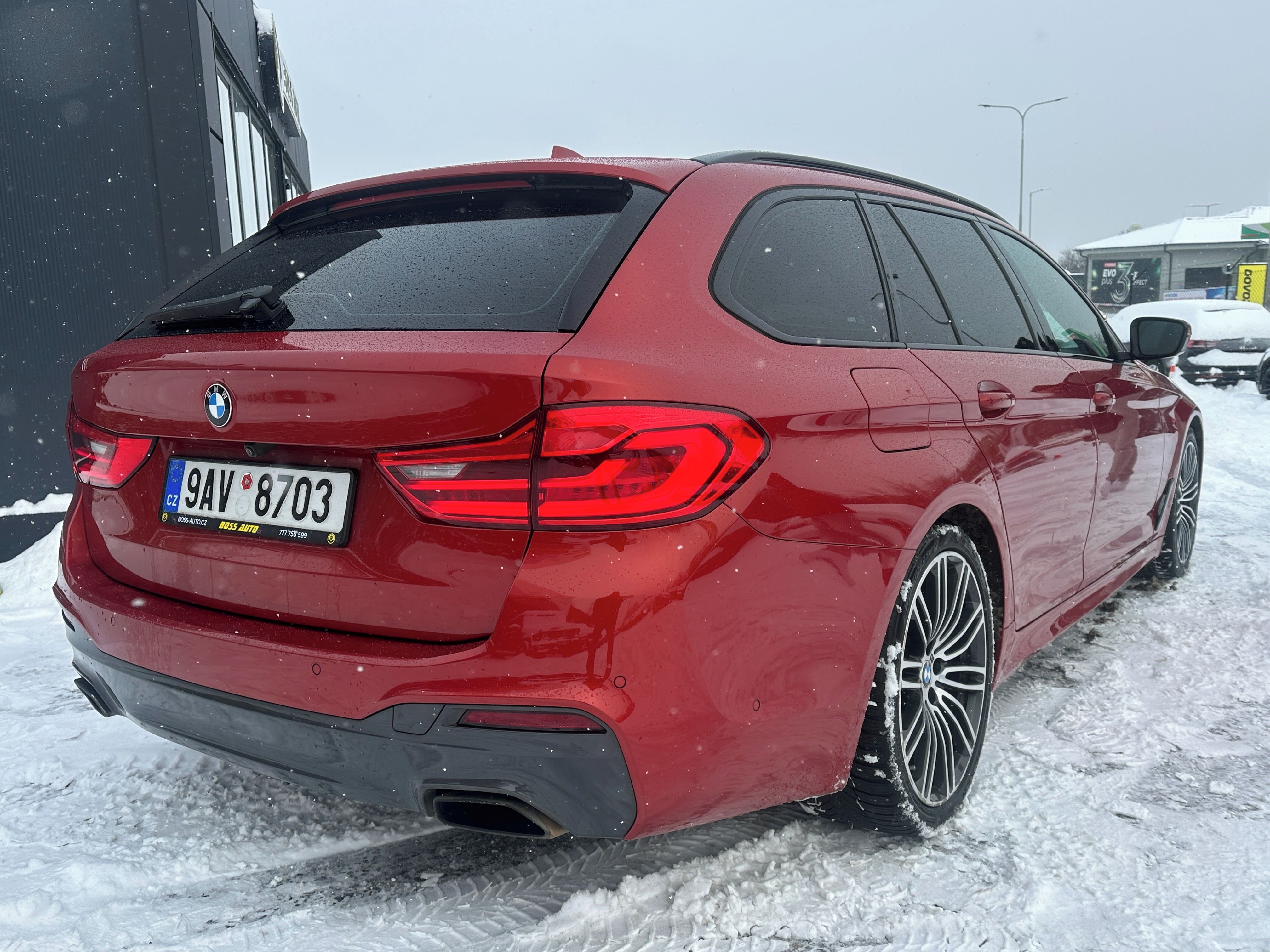 BMW Řada 5, BMW 530D 2019 - fotka 6