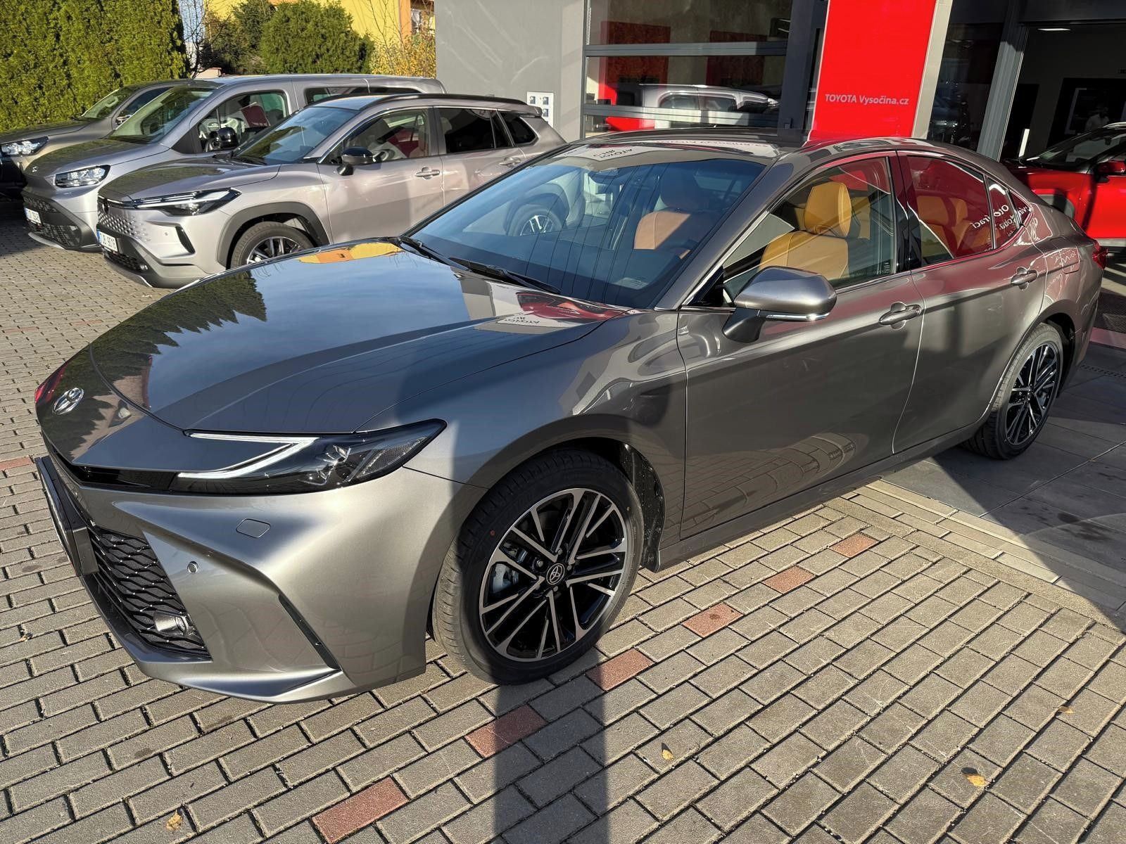 Toyota Camry, 2.5HEV 231PS Executive - fotka 3