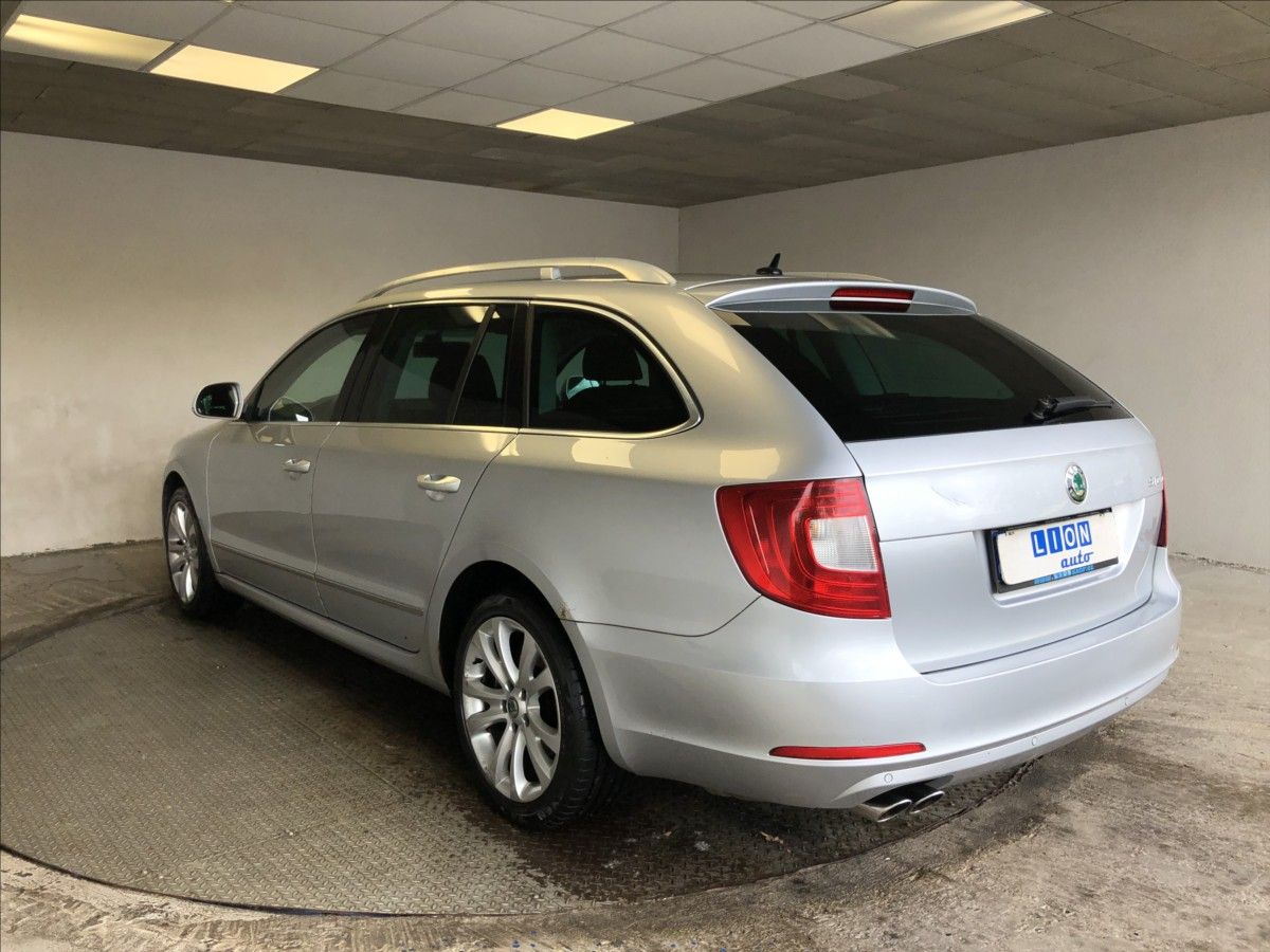 Škoda Superb, 2,0 TDI - fotka 5