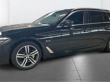 530e xDrive Ambient Tažné