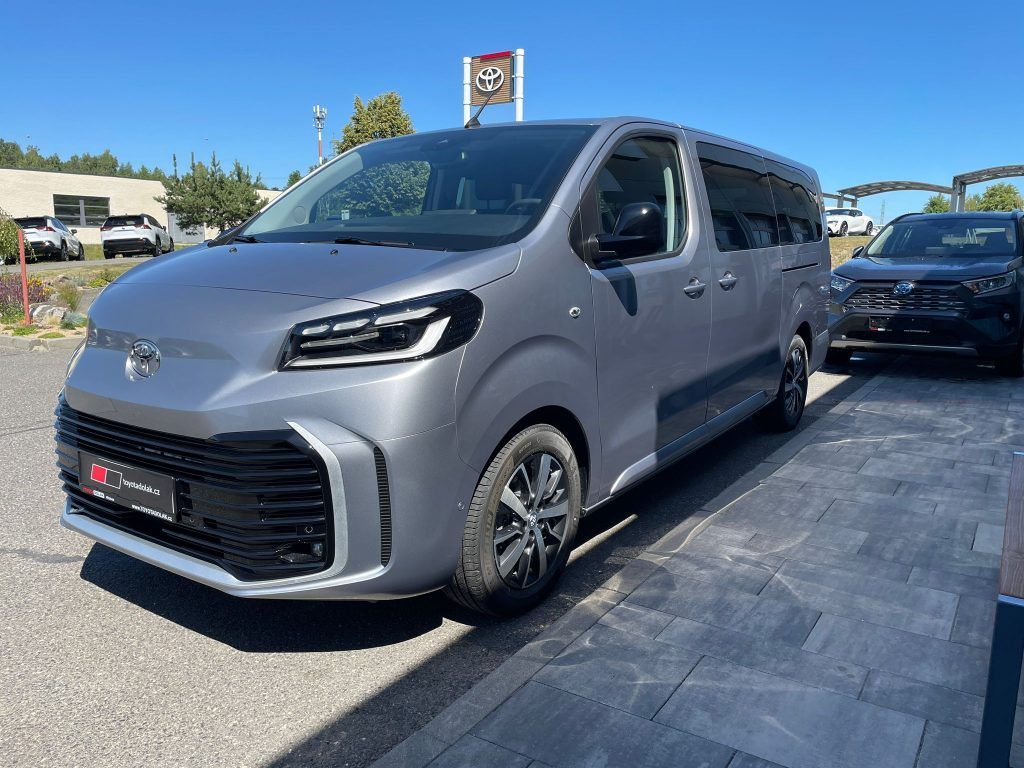 Toyota Proace Verso, 2.0L 8AT Family 8 - fotka 3