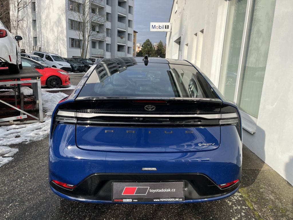 Toyota Prius, 2.0L PHEV Executive - fotka 5