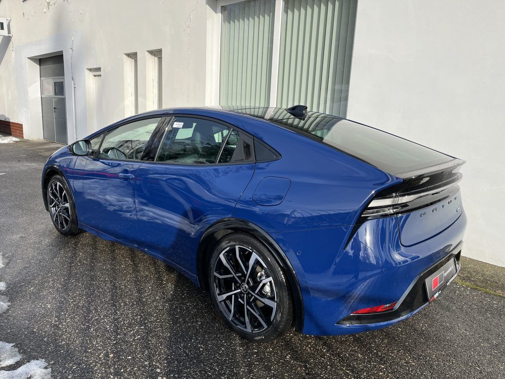 Toyota Prius, 2.0L PHEV Executive - fotka 6