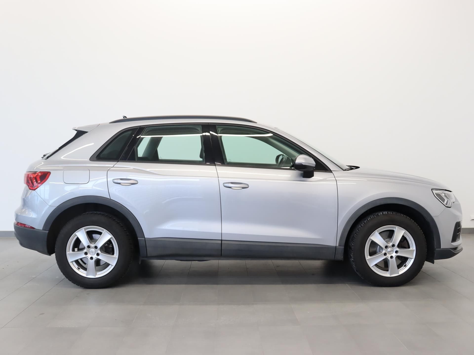 Audi Q3, Sline 40 TDI quattro Stronic - fotka 3