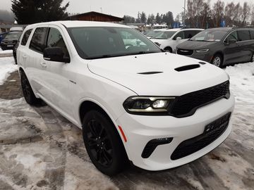5,7L V8 4x4,7 míst,kůže,tažné