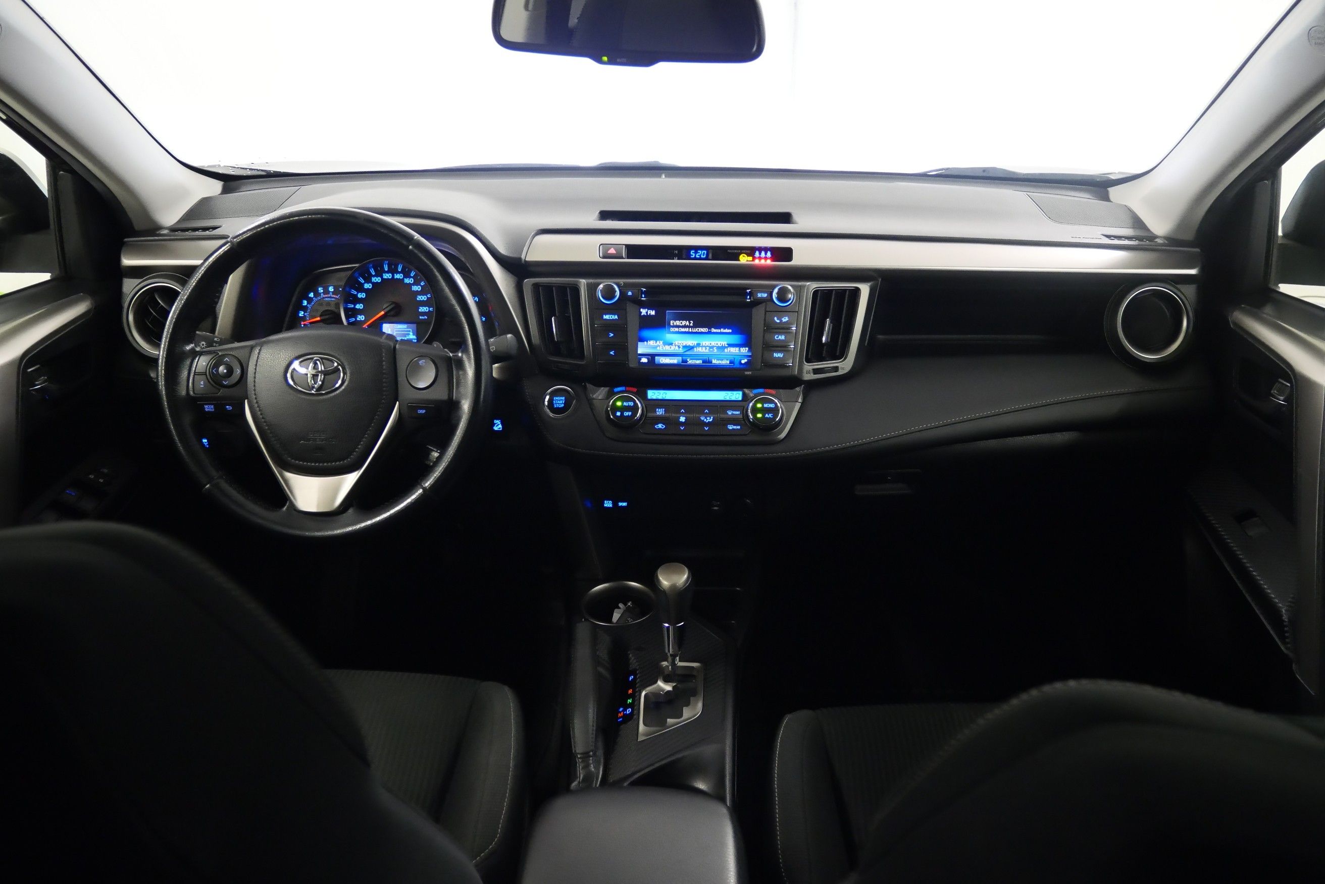 Toyota Rav4, 2.2 D-4D 110 kW AWD Active - fotka 5
