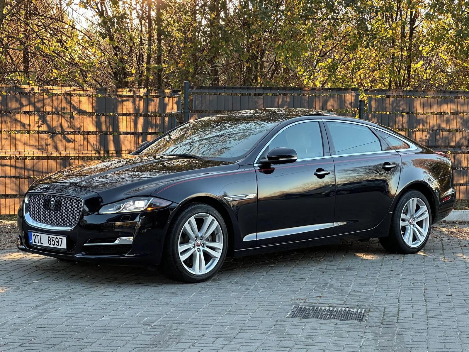 Jaguar XJ, LONG PORTFOLIO 4X4/3.0 340HP - fotka 3