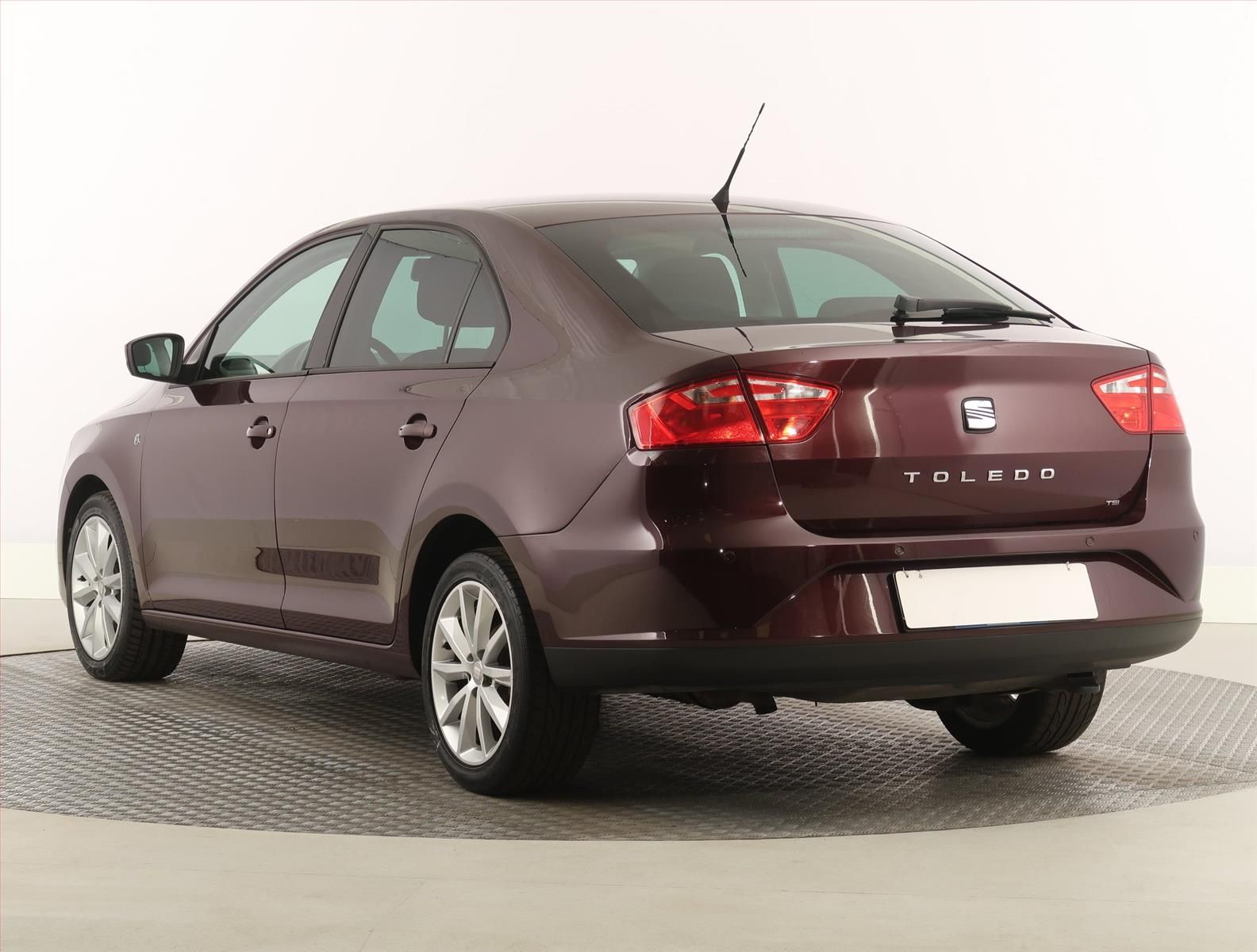 Seat Toledo, 1.2 TSI, Klima, Tempomat - fotka 4