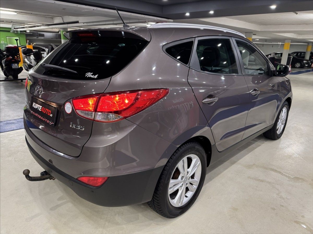Hyundai ix35, 2,0 i  STYLE - fotka 6