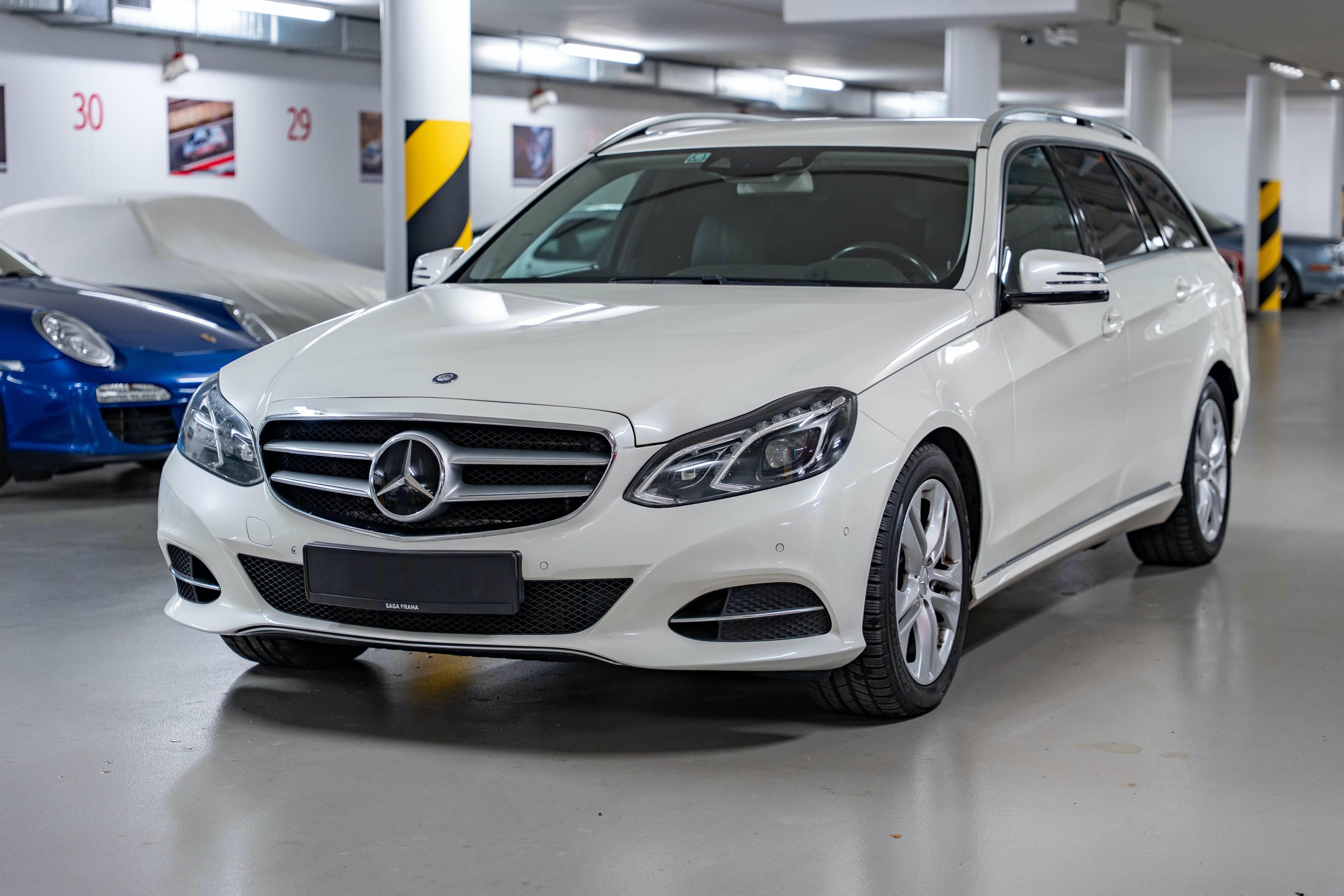 Mercedes-Benz Třídy E, 350 T CDI 4-Matic, AVANTGARDE - fotka 3