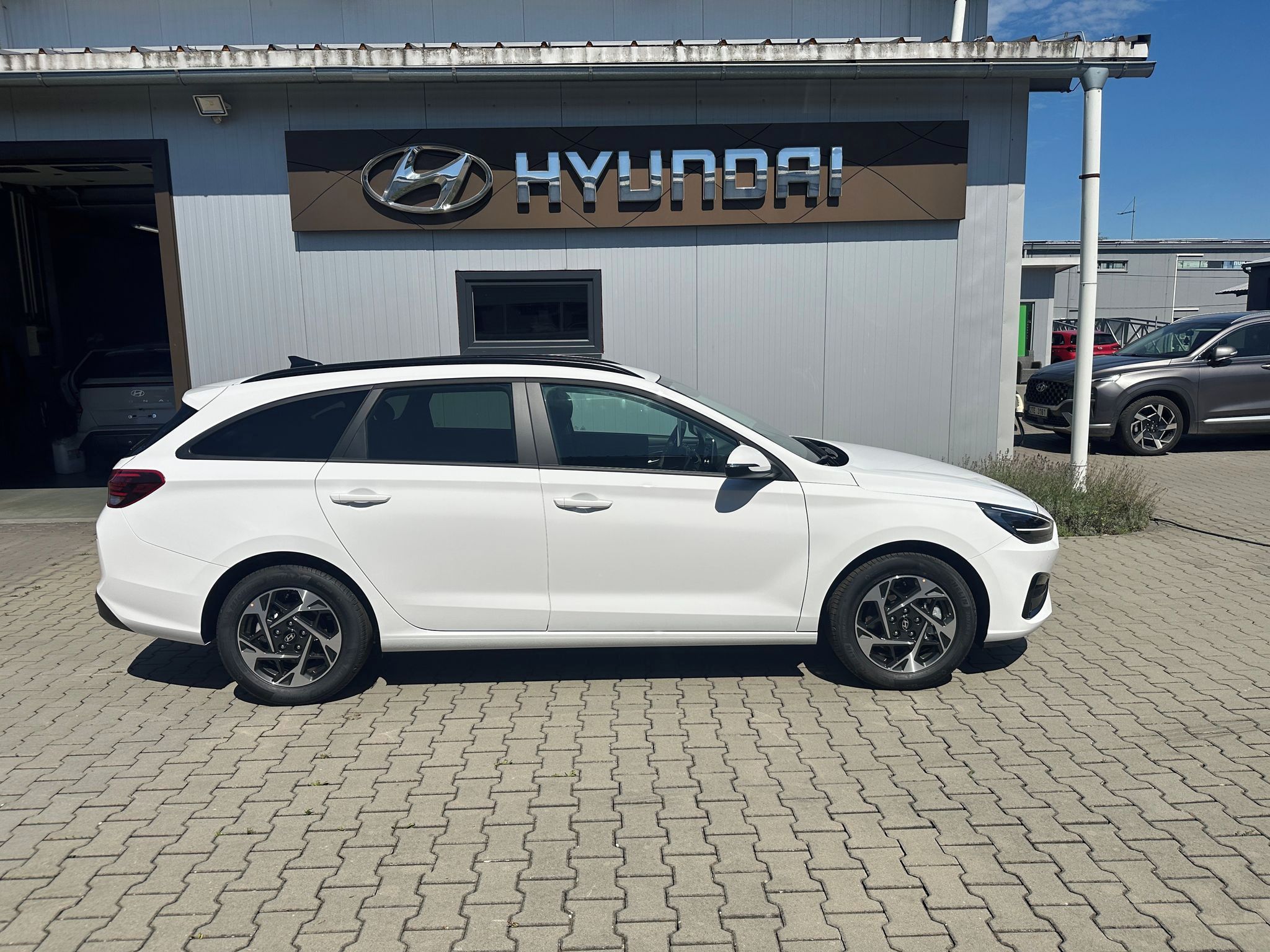 Hyundai i30, WG FL 1,0 T-GDI FAMILY - fotka 4