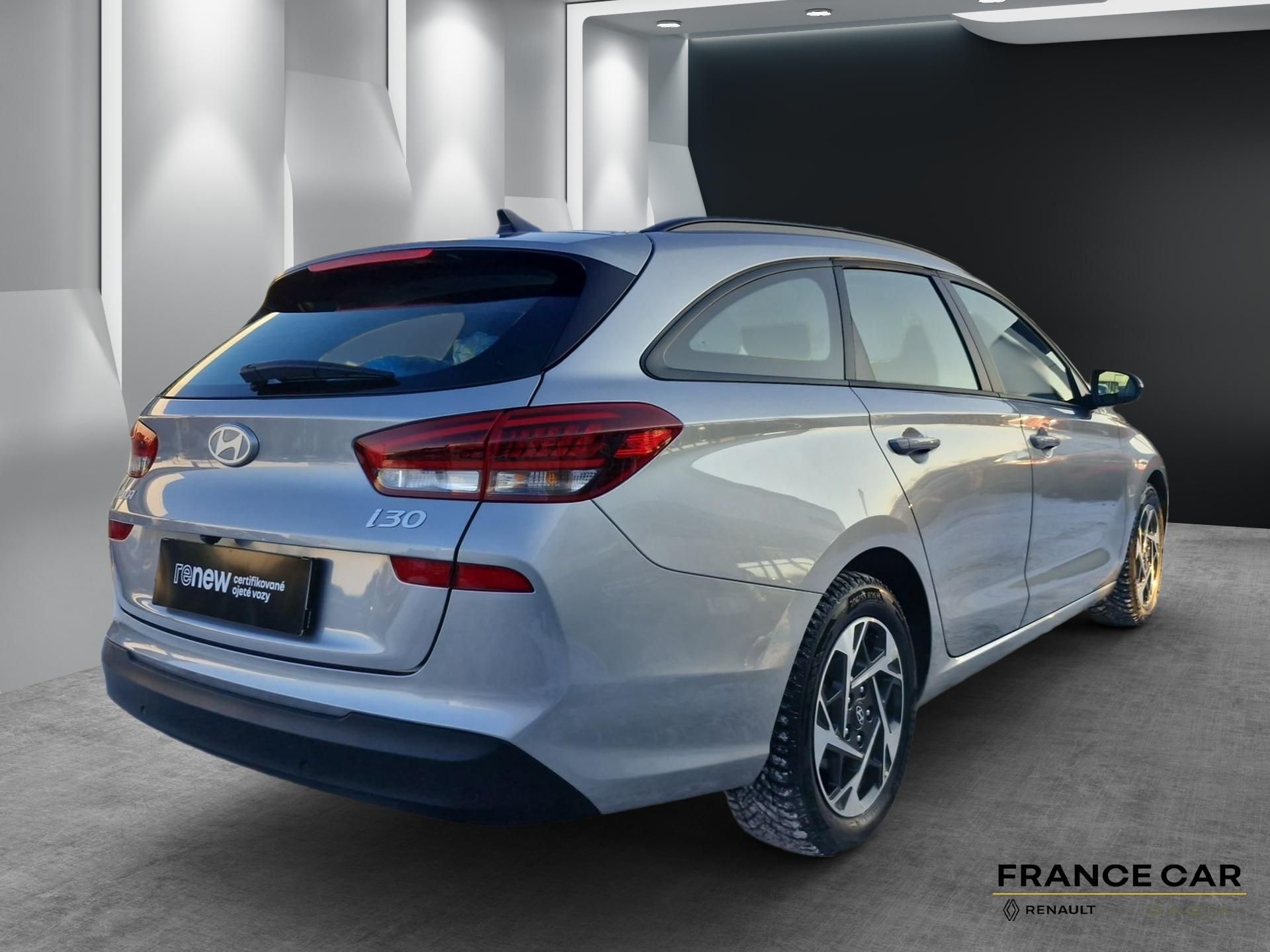 Hyundai i30, 1,0 T-GDi 74 kW SMART ČR - fotka 5