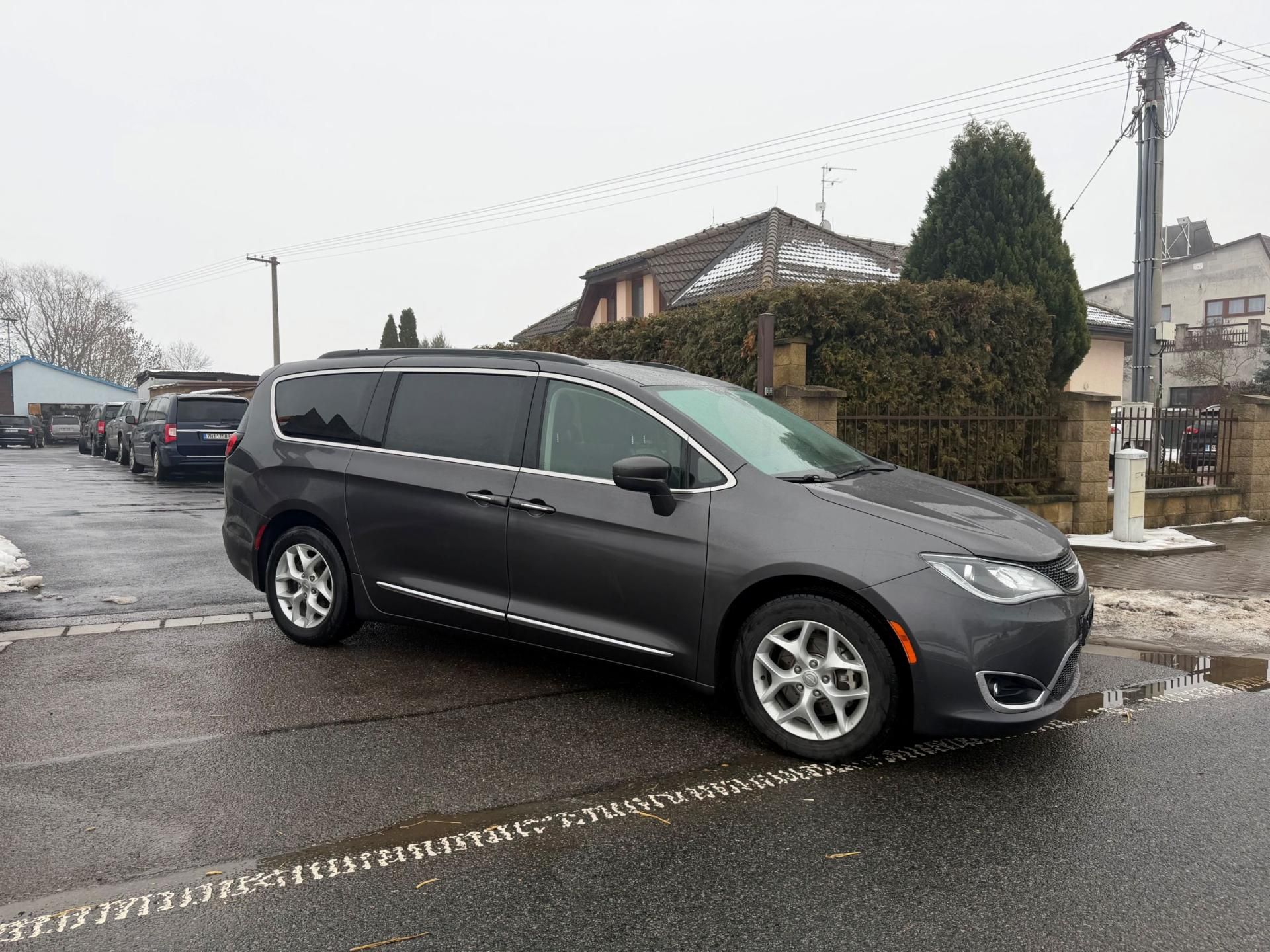 Chrysler Pacifica, 3,6 Pentastar Touring 8 míst 2