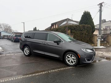 3,6 Pentastar Touring 8 míst 2