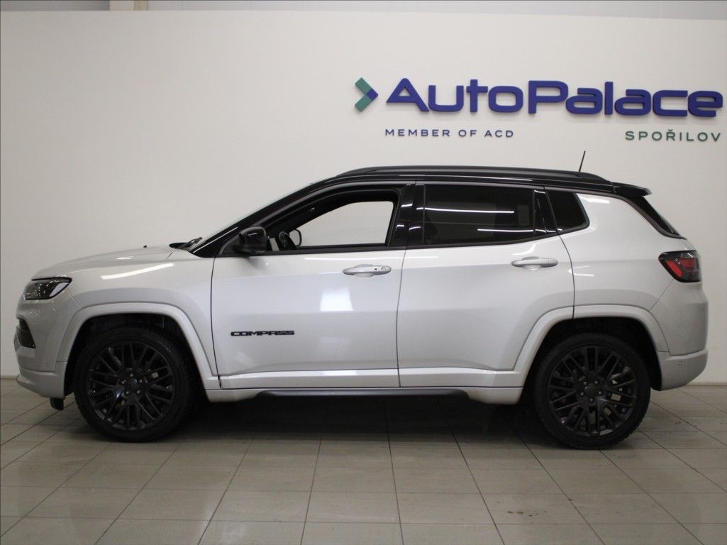 Jeep Compass, 1,3 T 110kW AT S-Limited Paměť - fotka 5
