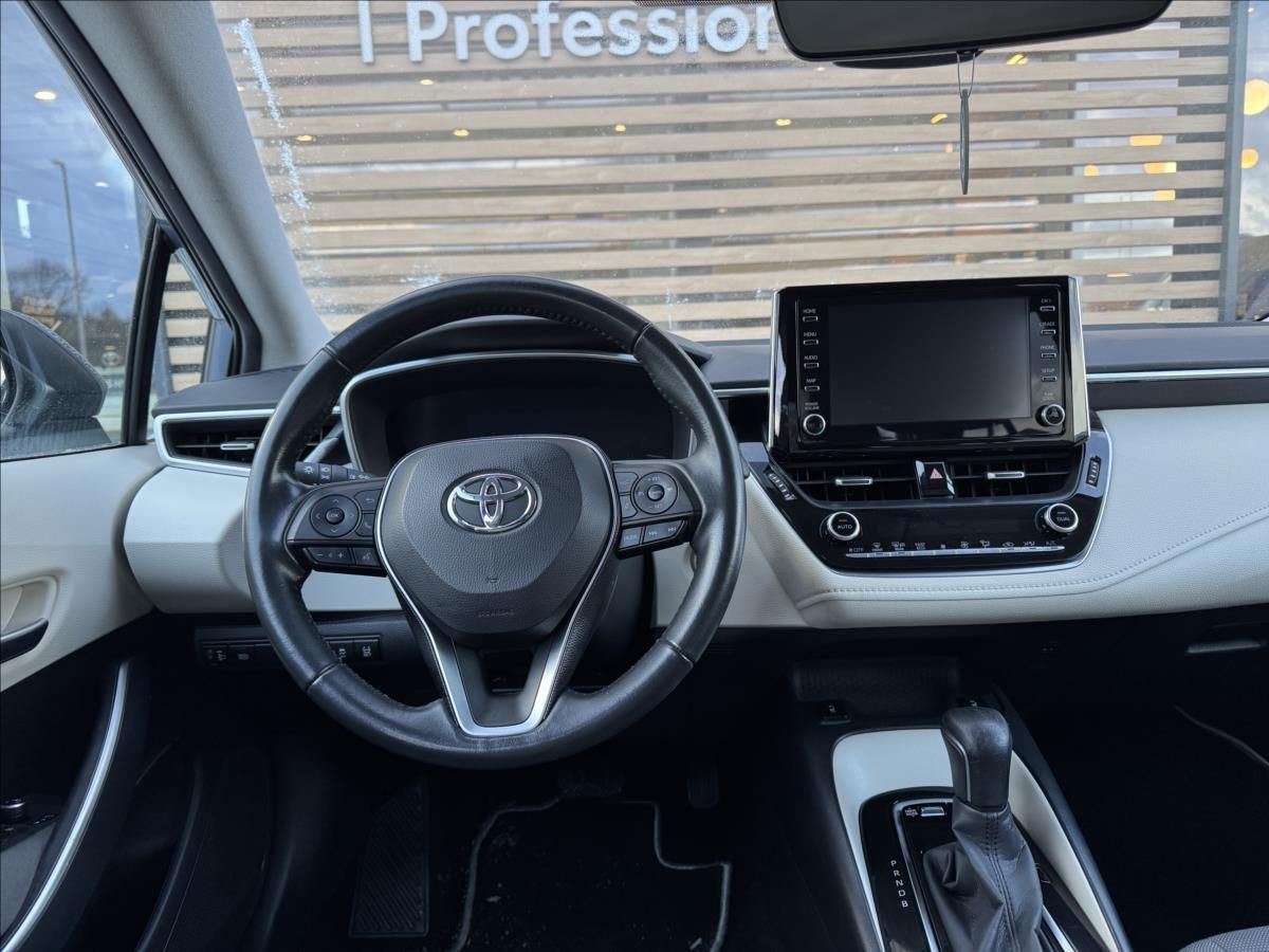 Toyota Corolla, 1,8 STYLE TECH - fotka 5