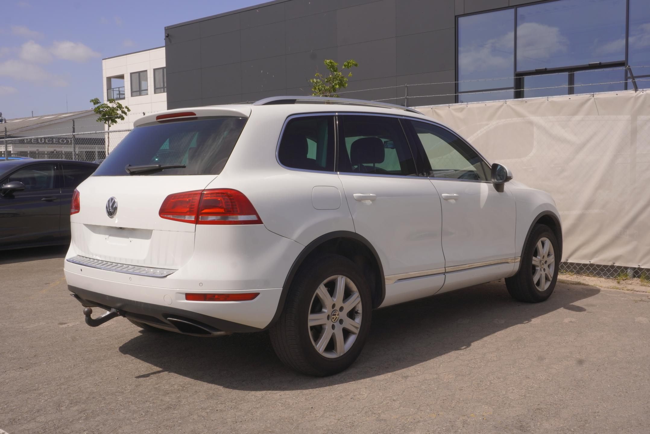 Volkswagen Touareg, 3,6 V6 FSI  4x4 KŮŽE - fotka 5