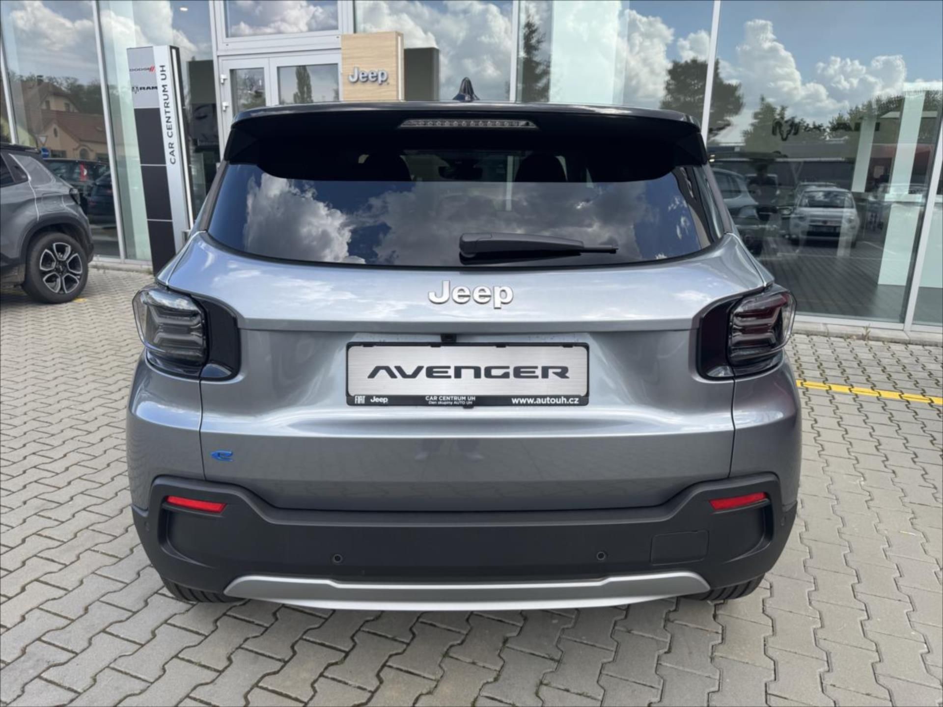Jeep Avenger, 156K 54kWh  Summit Electric - fotka 5