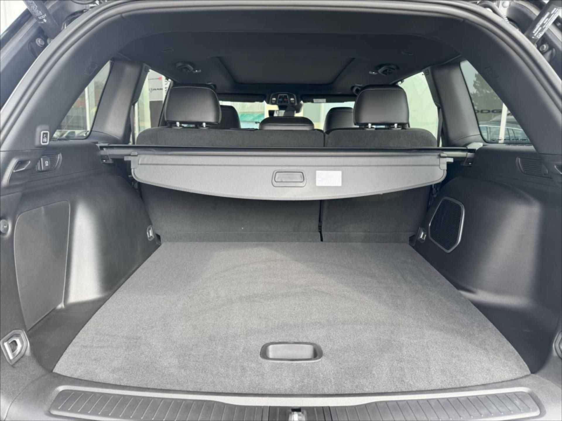 Jeep Grand Cherokee, 2,0 4xe Plug-In 380k 8AT  Limi - fotka 6