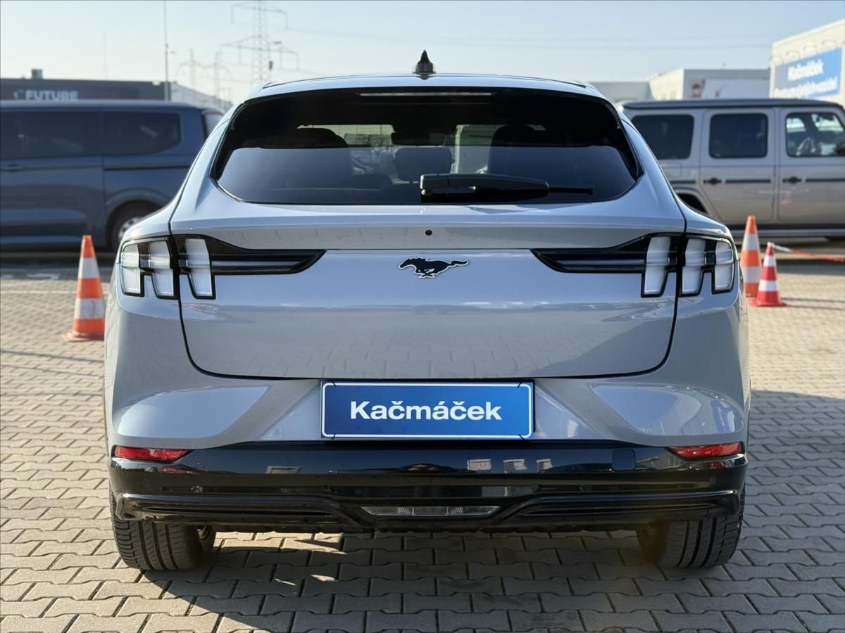 Ford Mustang Mach-E, 88kWh Premium Panorama - fotka 4