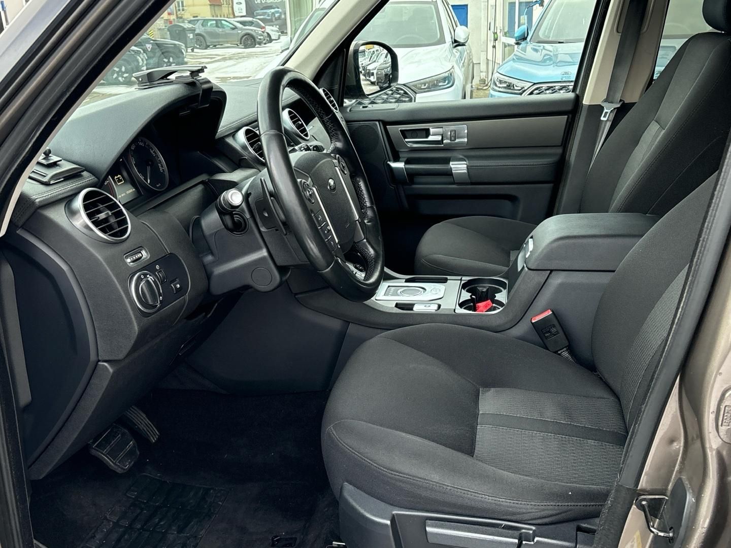 Land Rover Discovery, 3.0l TDV6 SE AUTO 4WD - fotka 6