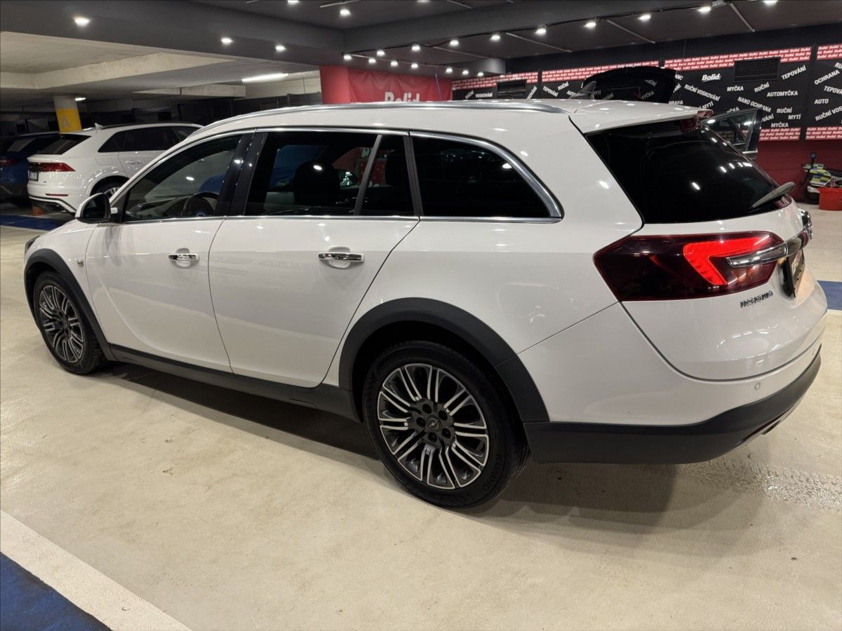 Opel Insignia, 2,0 CDI  CountryTourer - fotka 2