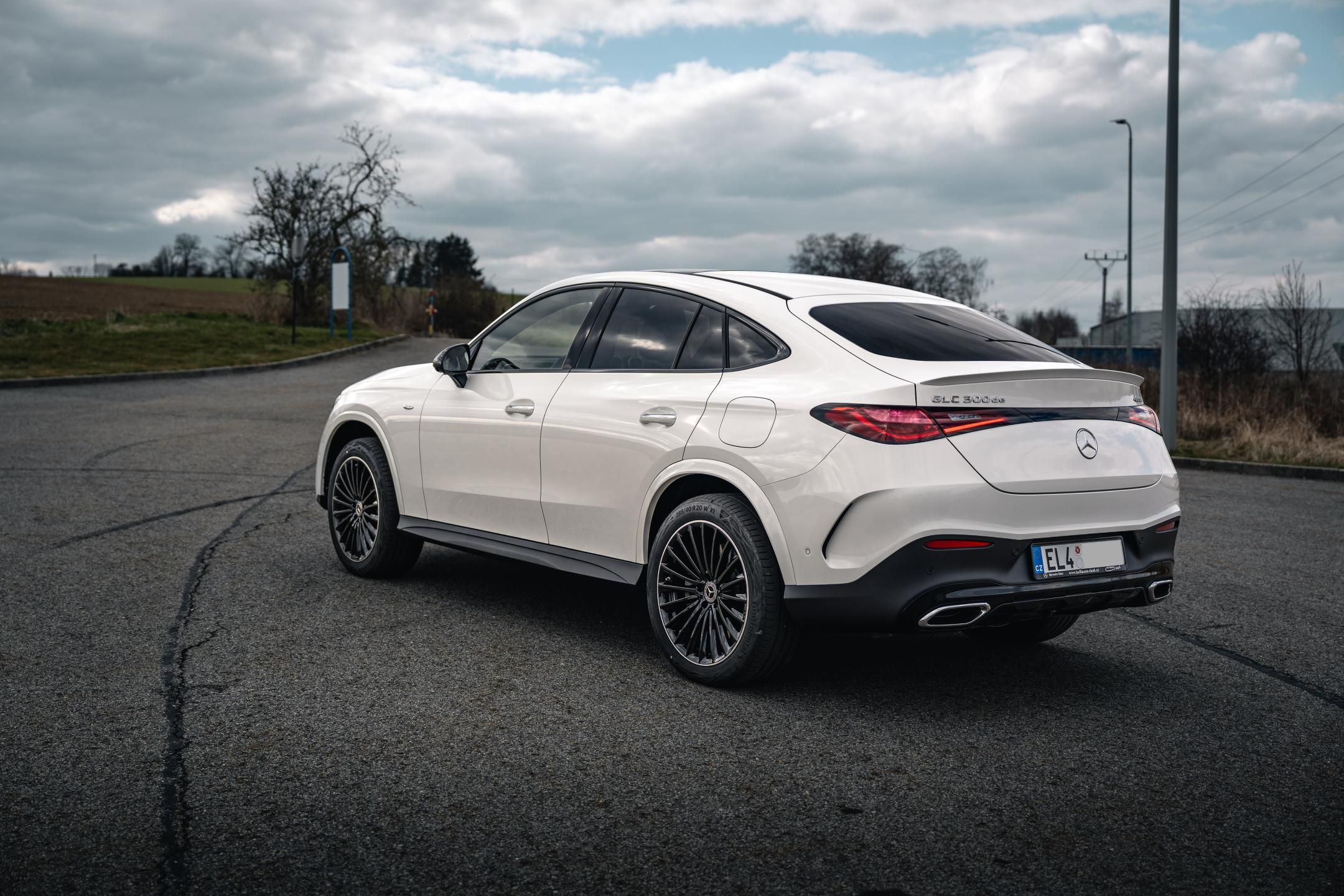 Mercedes-Benz GLC, 300 de kupé AMG Premium